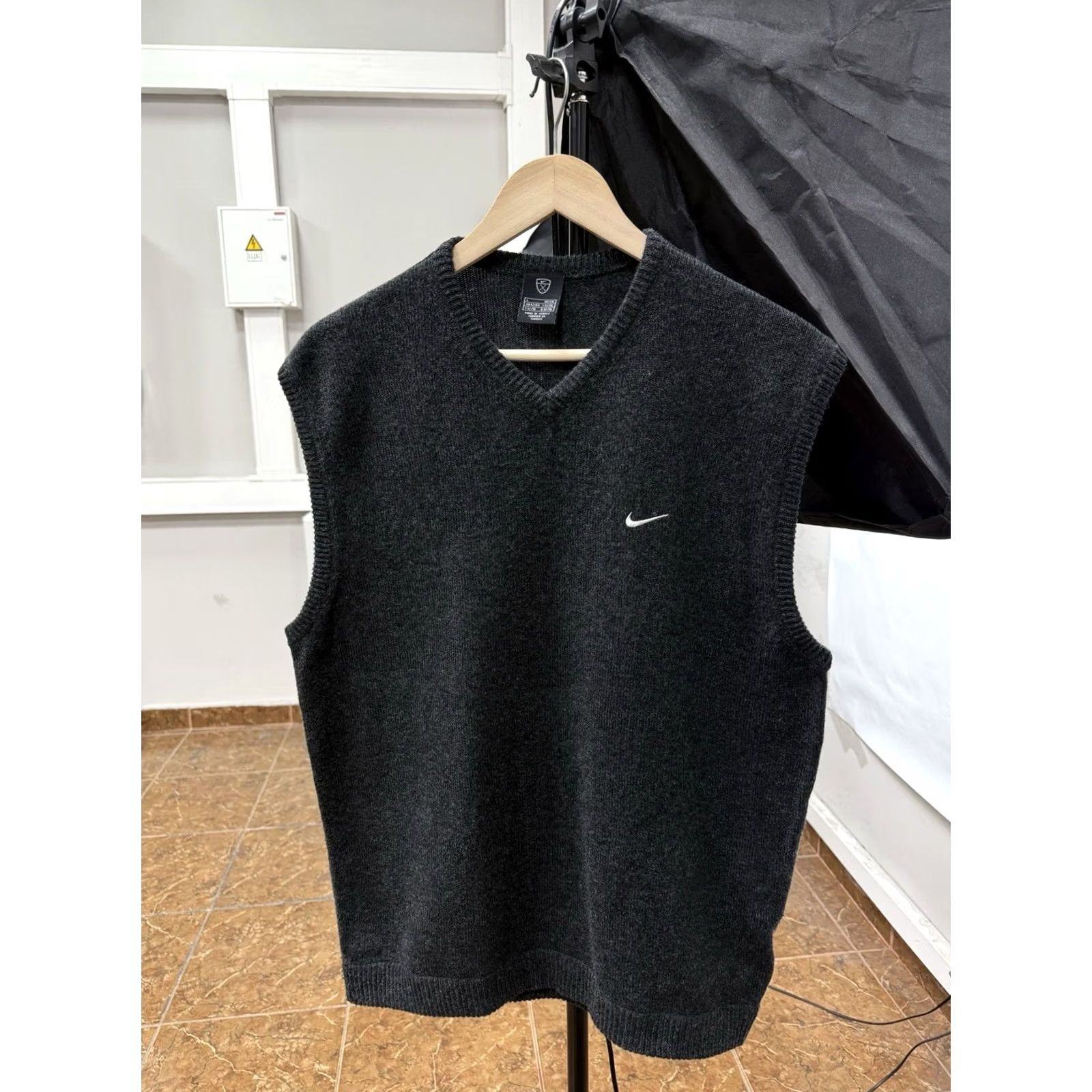 Nike VINTAGE 90s Nike Golf Vest Wool Size L Gray Swoosh Logo Y2K Rare Mens Size US S / EU 44-46 / 1 - 2 Thumbnail