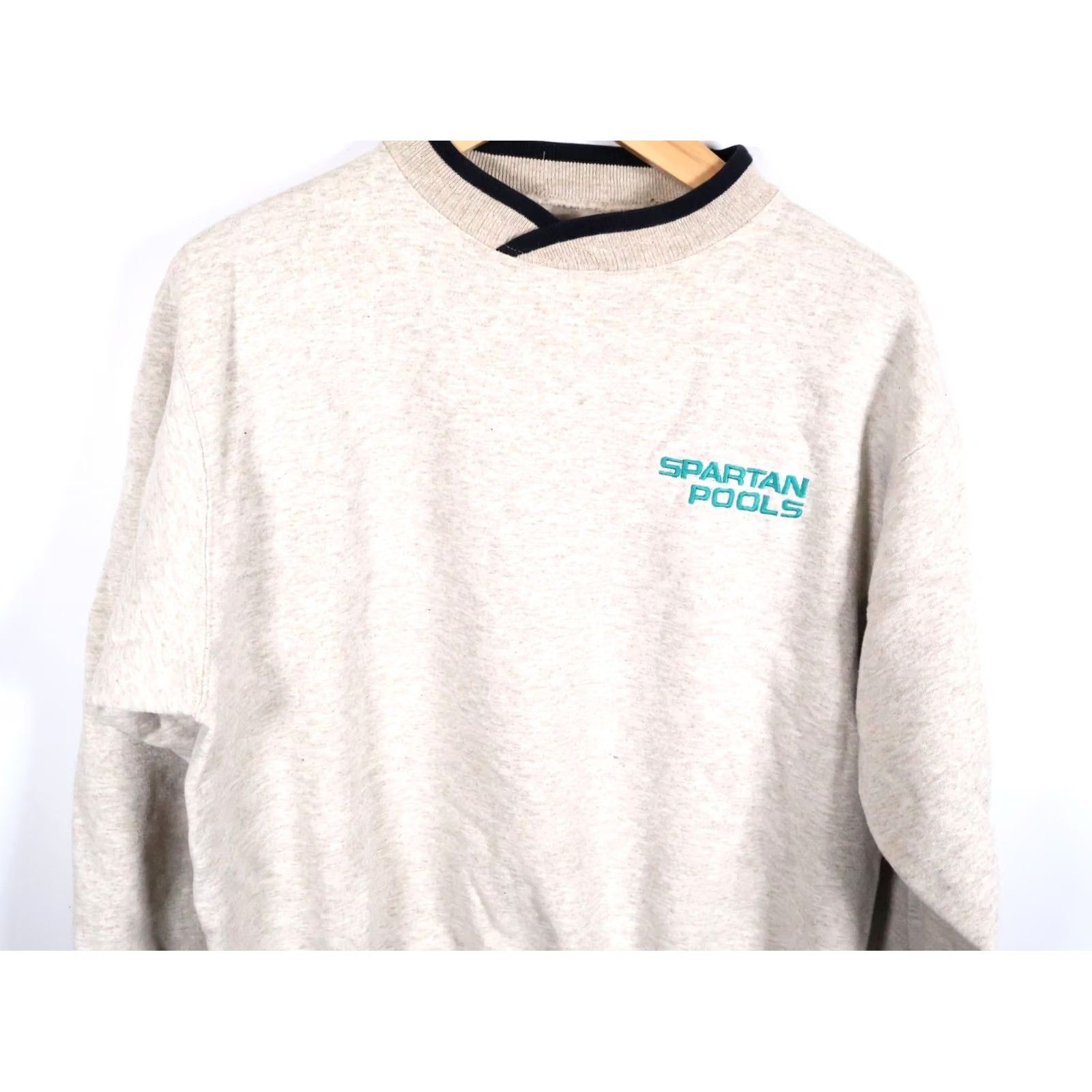 Vintage VINTAGE 90s Spartan Pools Embroidered Sweatshirt Men Large Beige Gray Crewneck Wool blends Size US L / EU 52-54 / 3 - 3 Thumbnail