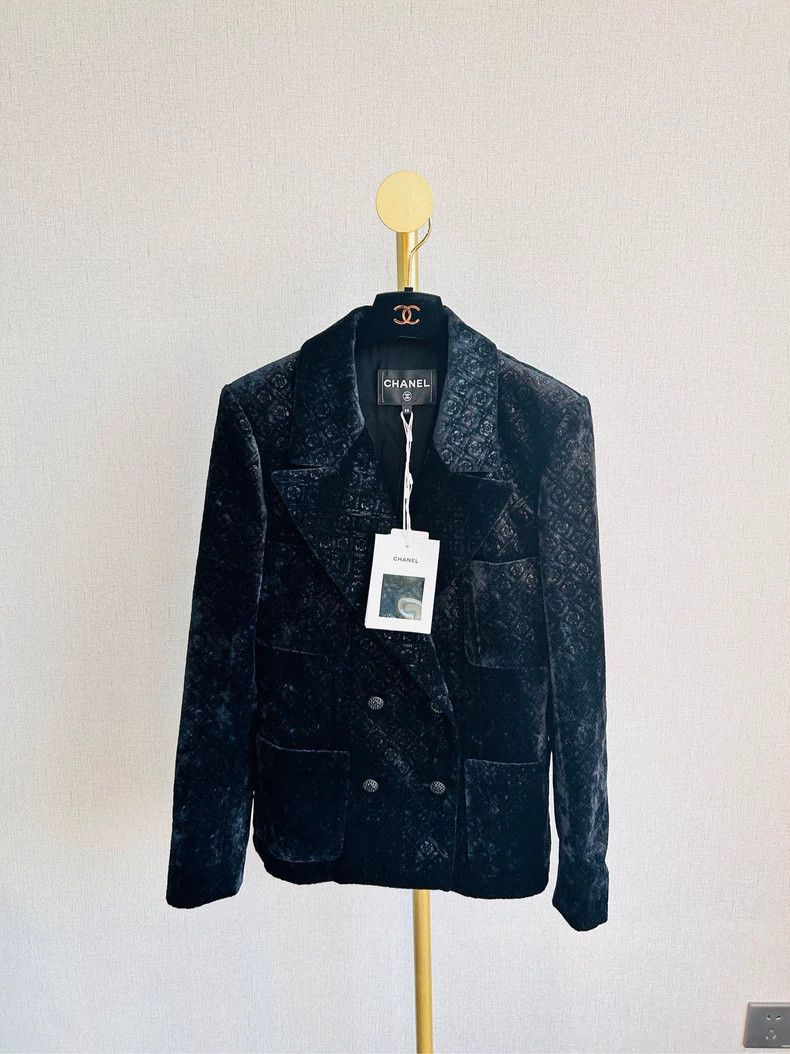 Chanel Chanel Full logo patterned suit collar jacket Size XS / US 0-2 / IT 36-38 - 2 Thumbnail