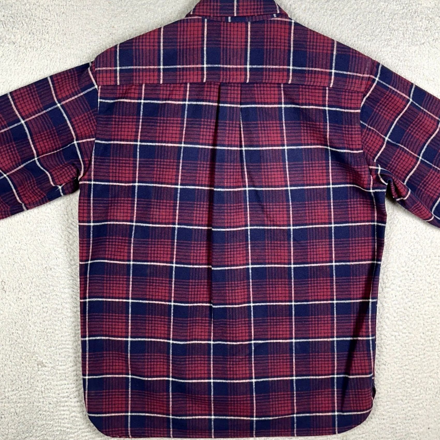 Vintage L.L. Bean Chamois Cloth Shirt Mens M Red Navy Plaid Traditional Fit Button-Up Flannel Workwear Casual Long Sleeve Collar Pocketed Wool? Size US M / EU 48-50 / 2 - 3 Thumbnail