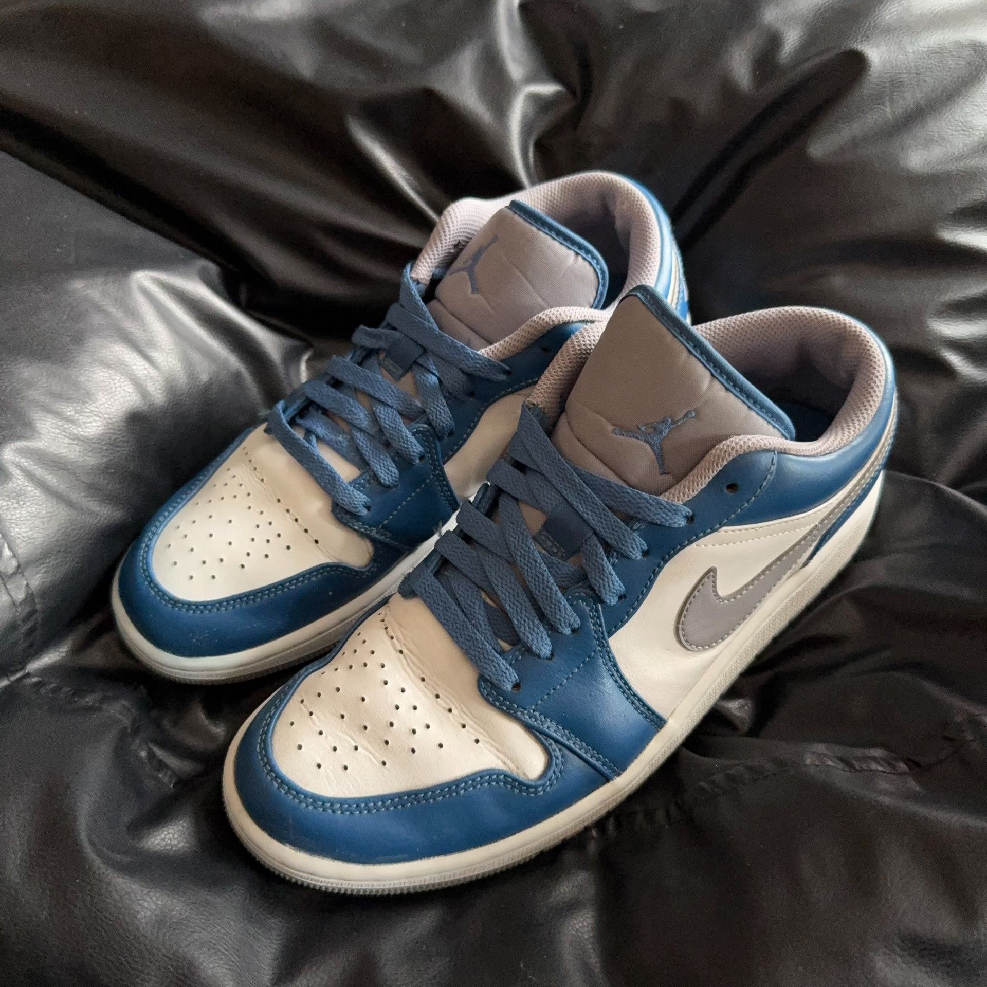 Nike Nike Blue Lowtop Sneakers 42 Men Size US 9 / EU 42 - 1 Thumbnail