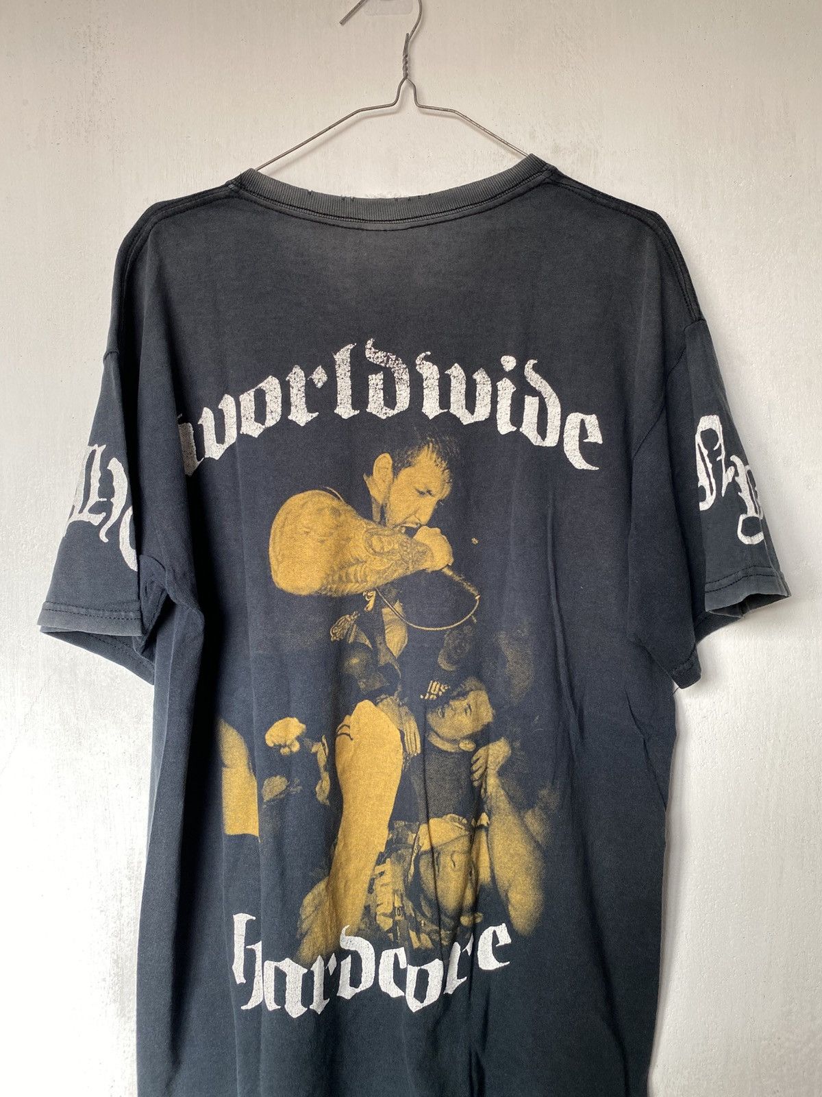 Band Tees 00s Madball Worldwide Hardcore Tshirt Size US M / EU 48-50 / 2 - 4 Thumbnail
