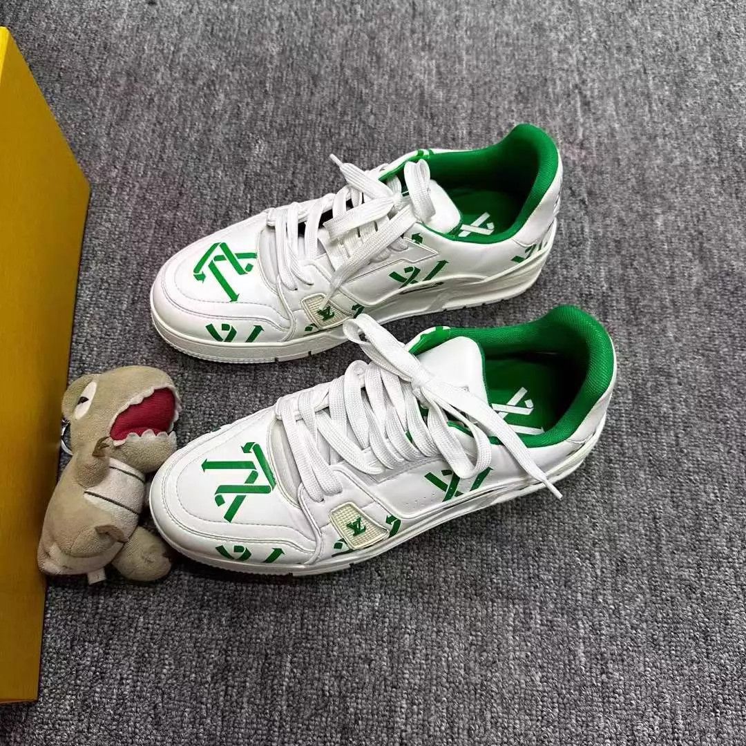 Louis Vuitton Louis Vuitton Trainer White/Green Arrow 40.5 99 New Size US 7.5 / EU 40-41 - 1 Thumbnail