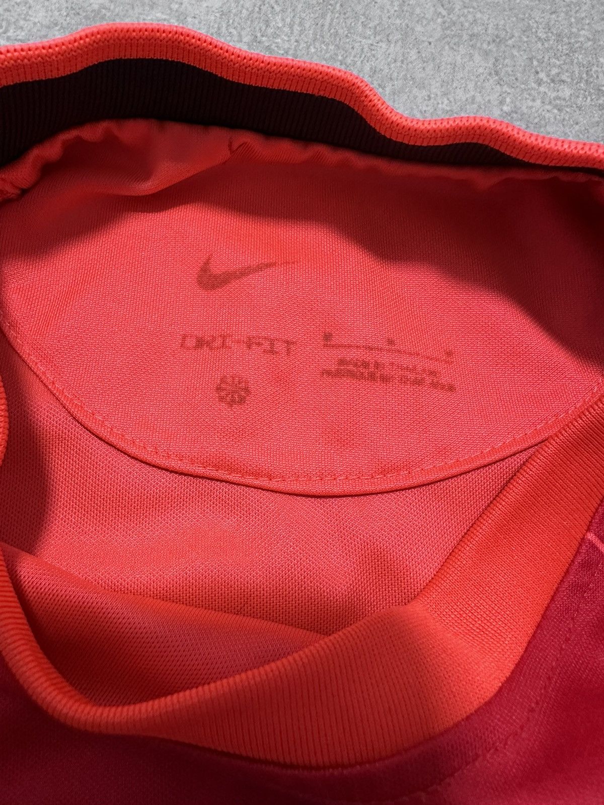 Nike Nike Liverpool Jersey Football Soccer T Shirt Size M Size US M / EU 48-50 / 2 - 9 Thumbnail