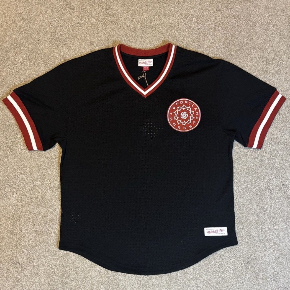 Mitchell & Ness Mitchell & Ness Portland Thorns FC Mesh V-Neck Jersey L Size US L / EU 52-54 / 3 - 1 Thumbnail