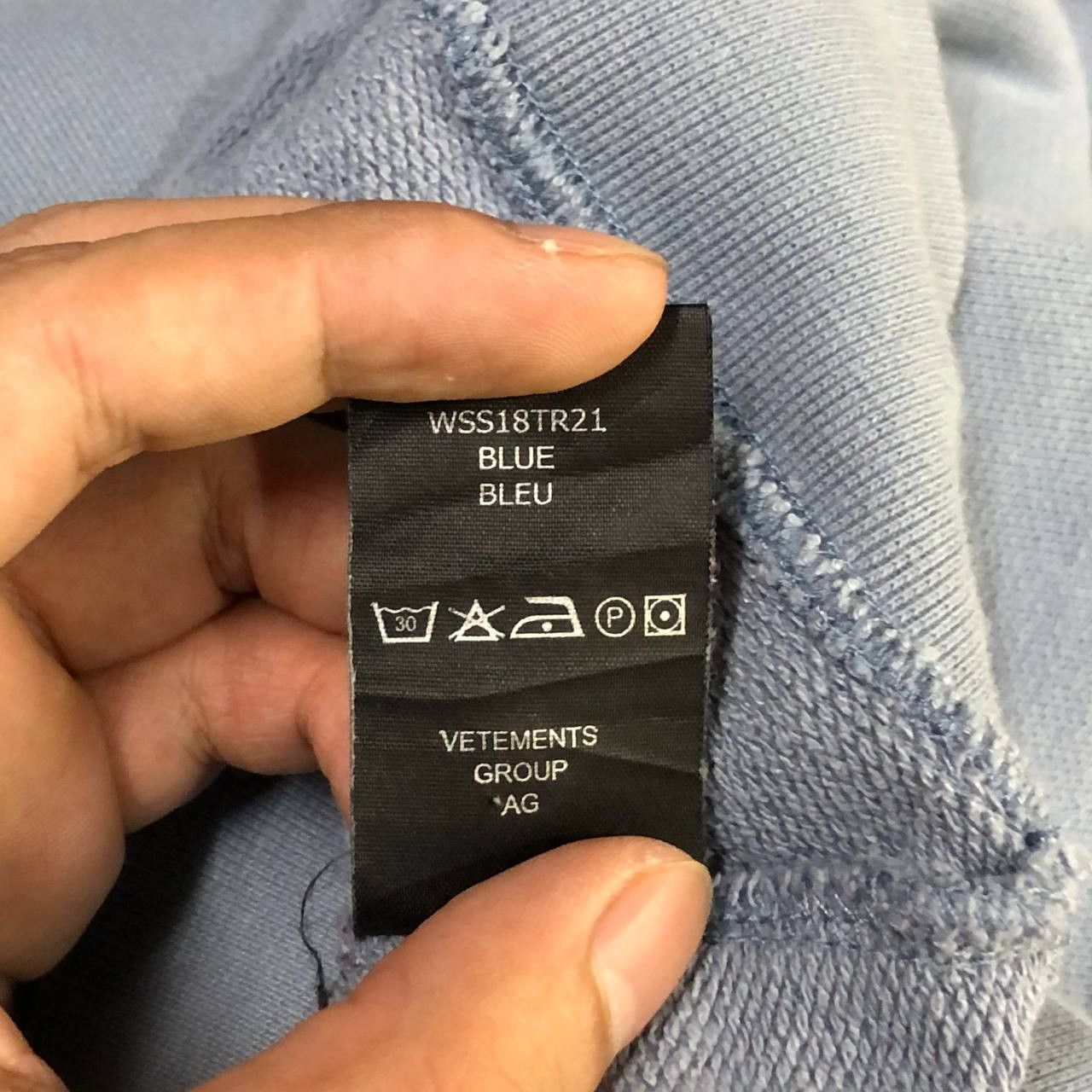 Vetements Vetements Open Shoulder SS18 Tricot hoodie Size US XL / EU 56 / 4 - 12 Thumbnail