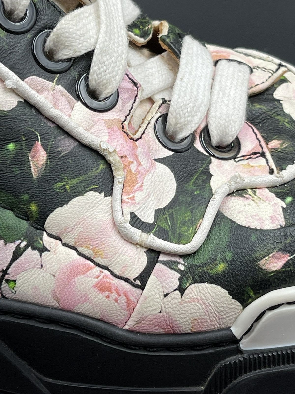 Givenchy Givenchy Tyson Floral High Top Sneaker Size US 12 / EU 45 - 12 Thumbnail