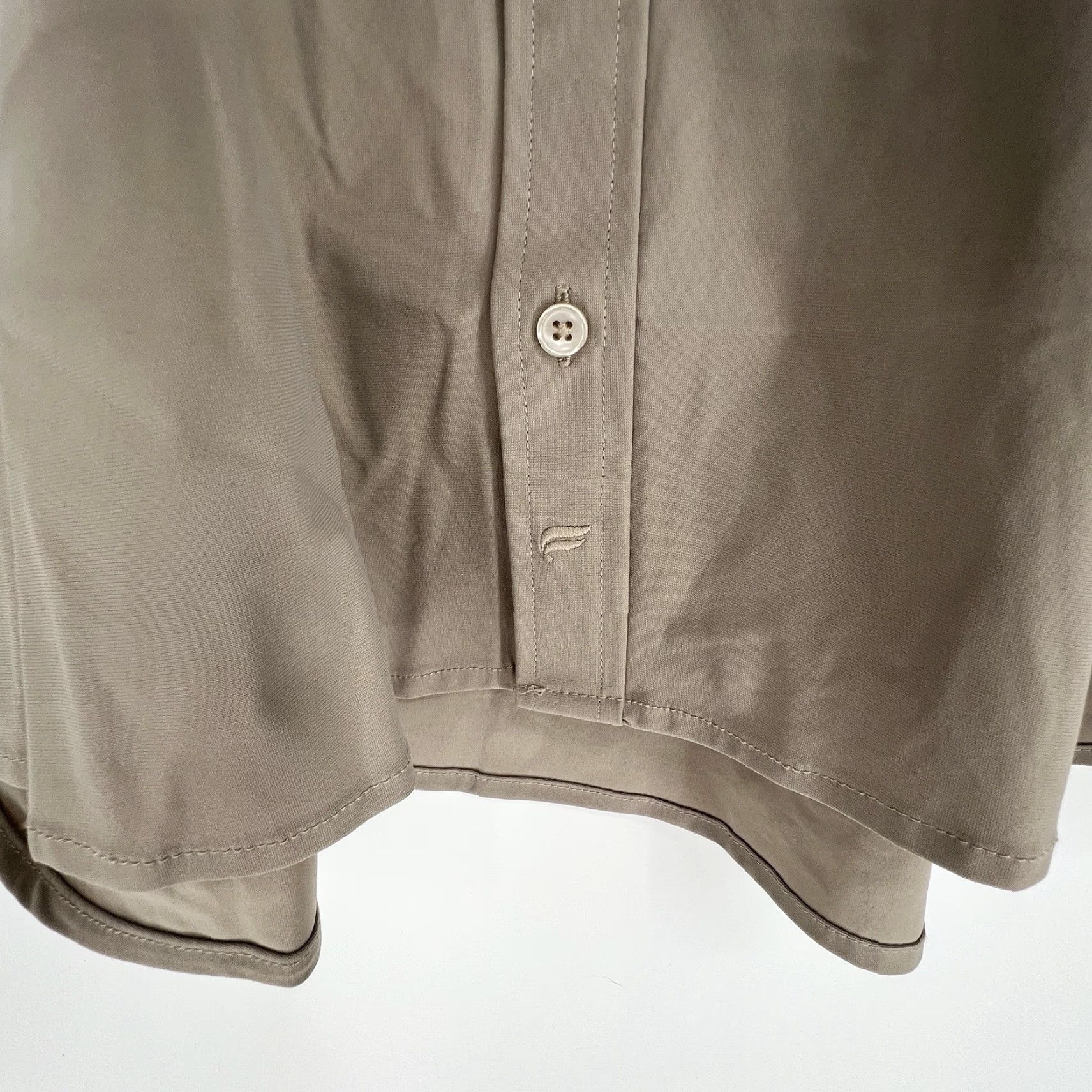 Fabletics Fabletics Button-Up Shirt Men 2XL Short Sleeve Beige Breathable Knit Solid Casual Travel Regular Size US XXL / EU 58 / 5 - 3 Thumbnail