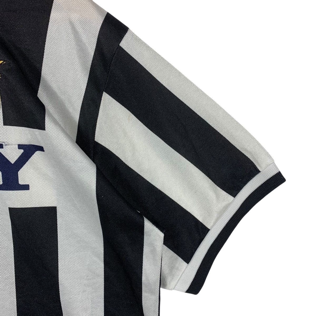 Kappa × Vintage Vintage 90s JUVENTUS HOME kappa jersey 96-97 seasons Size US L / EU 52-54 / 3 - 7 Thumbnail