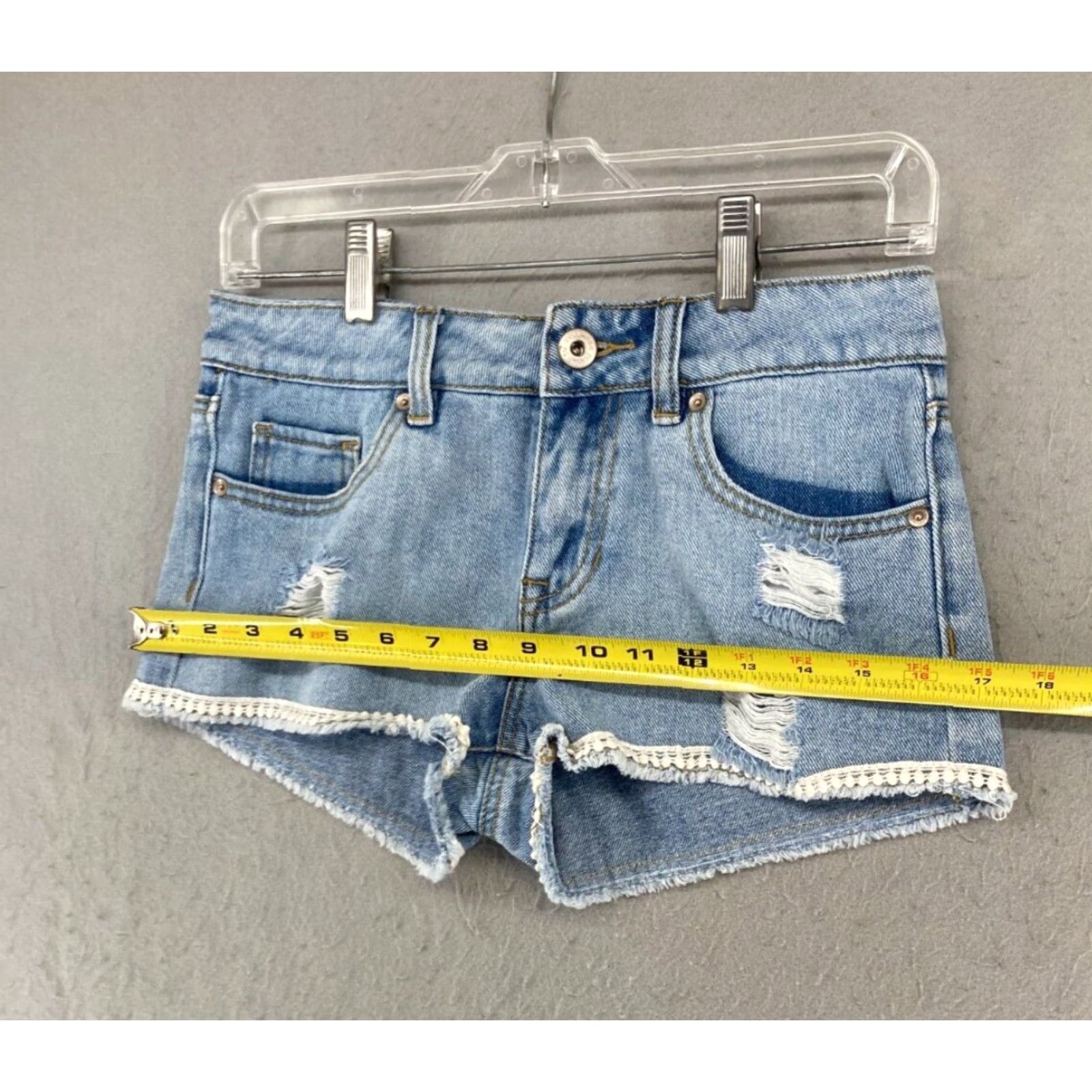 Denime Bullhead Denim Shorts Women 3 Low Rise Distressed Lace Blue Womens Size 26" / US 2 / IT 38 - 3 Thumbnail