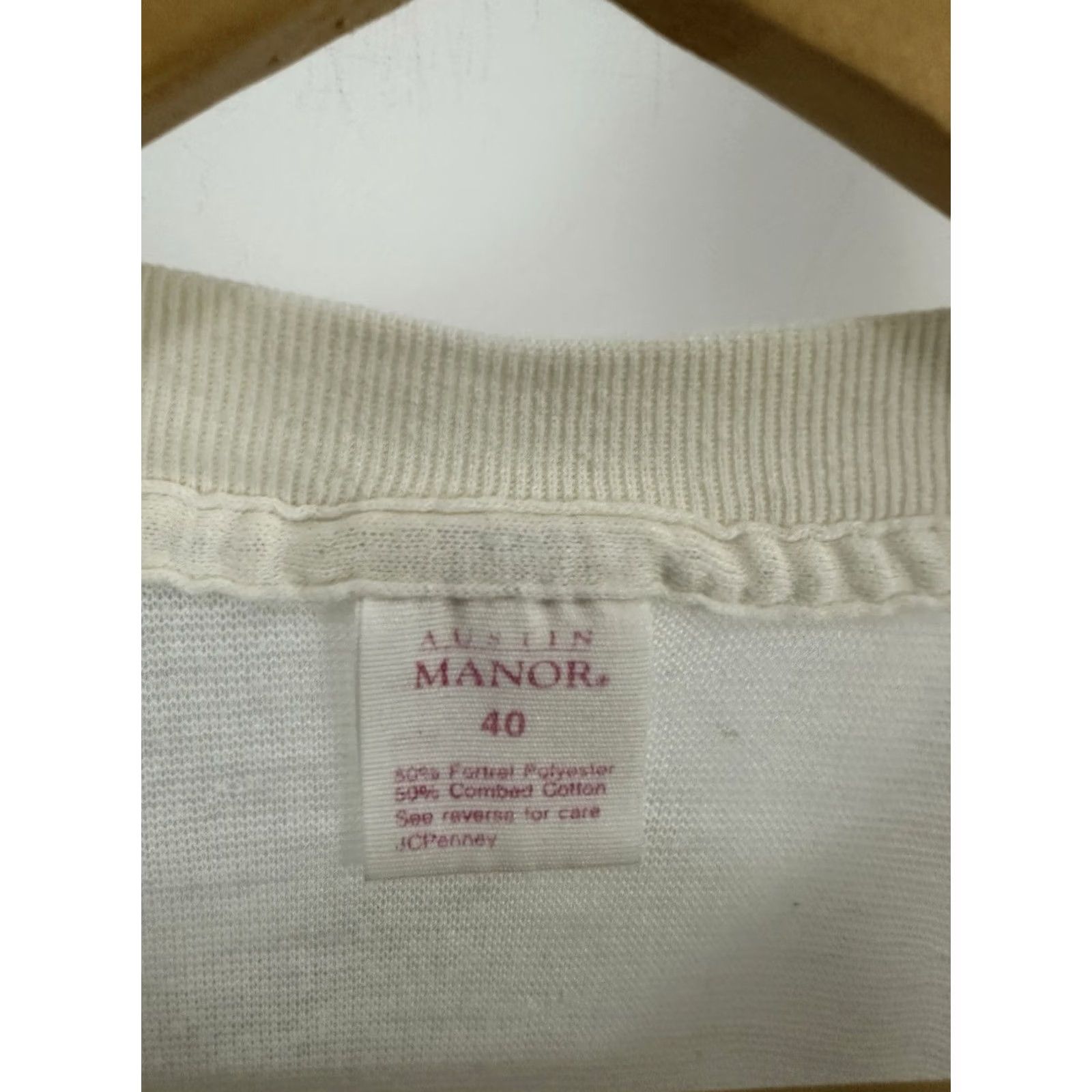 Gustin Austin Manor T-Shirt 40 VTG 80s 5050 Single Stitch Paper Thin Super Worn Burnout Size US L / EU 52-54 / 3 - 3 Thumbnail