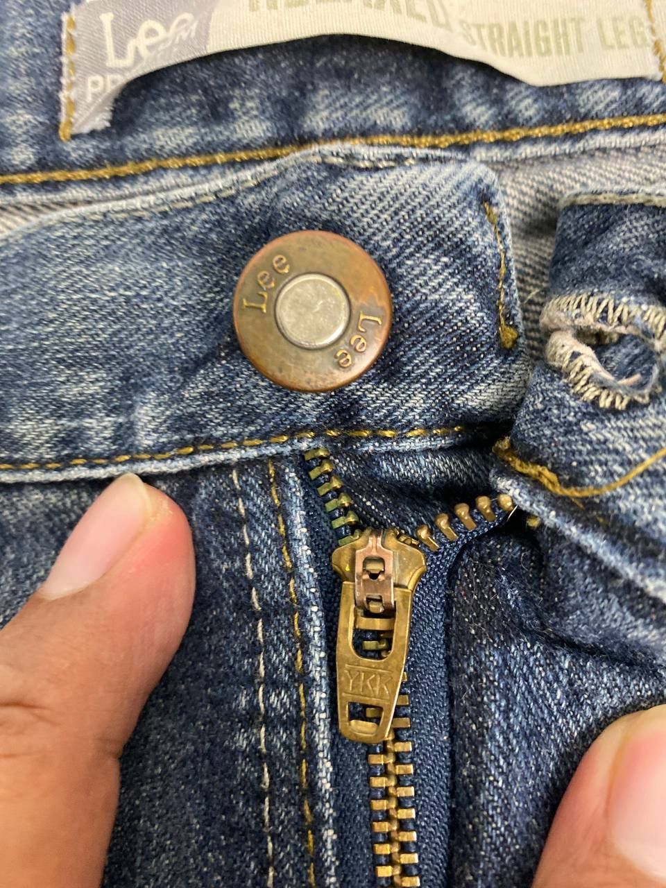 Lee vintage lee relaxed straight leg distressed denim Size US 43 - 9 Thumbnail