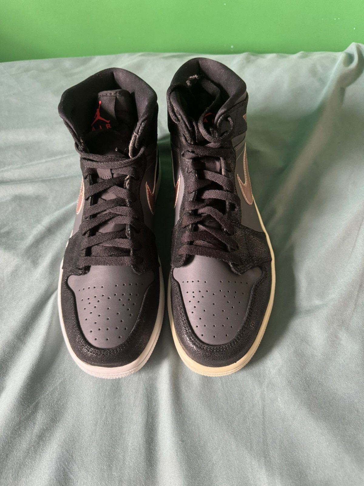 Nike Nike Air Jordan 1 High Bronze Medal 2016 Size US 9 / EU 42 - 7 Thumbnail
