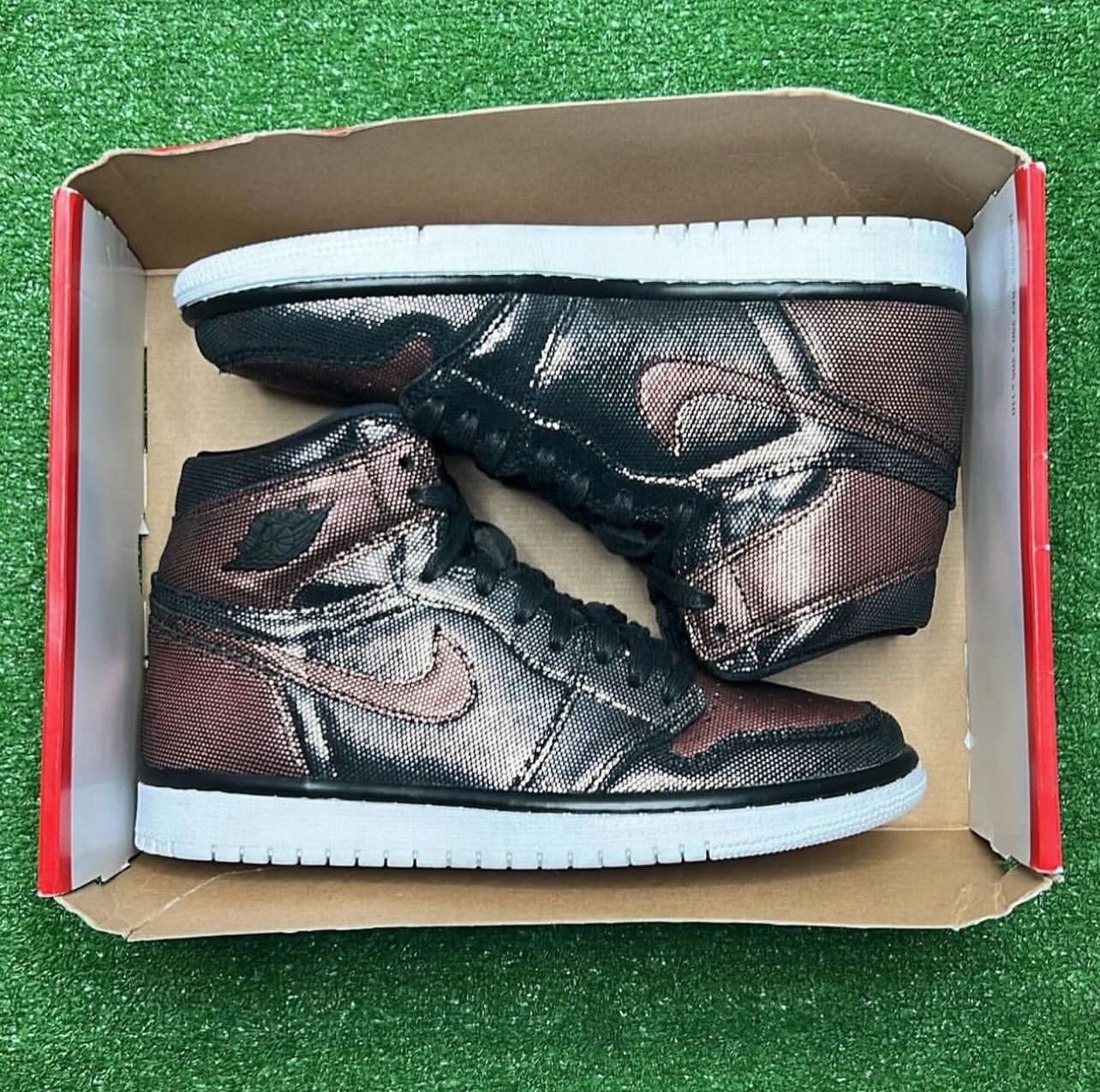 Jordan Brand × Nike Air Jordan 1 High WMNS ‘Fearless Metallic Rose Gold’ Size US 5.5 / EU 38 - 2 Thumbnail