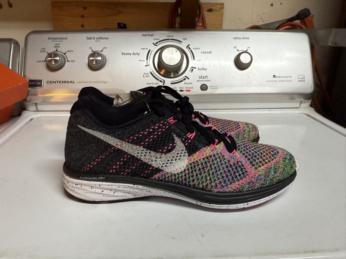 Nike Nike Flyknit Lunar 3 Pink Womens 10 Size US 10 / IT 40 - 3 Thumbnail