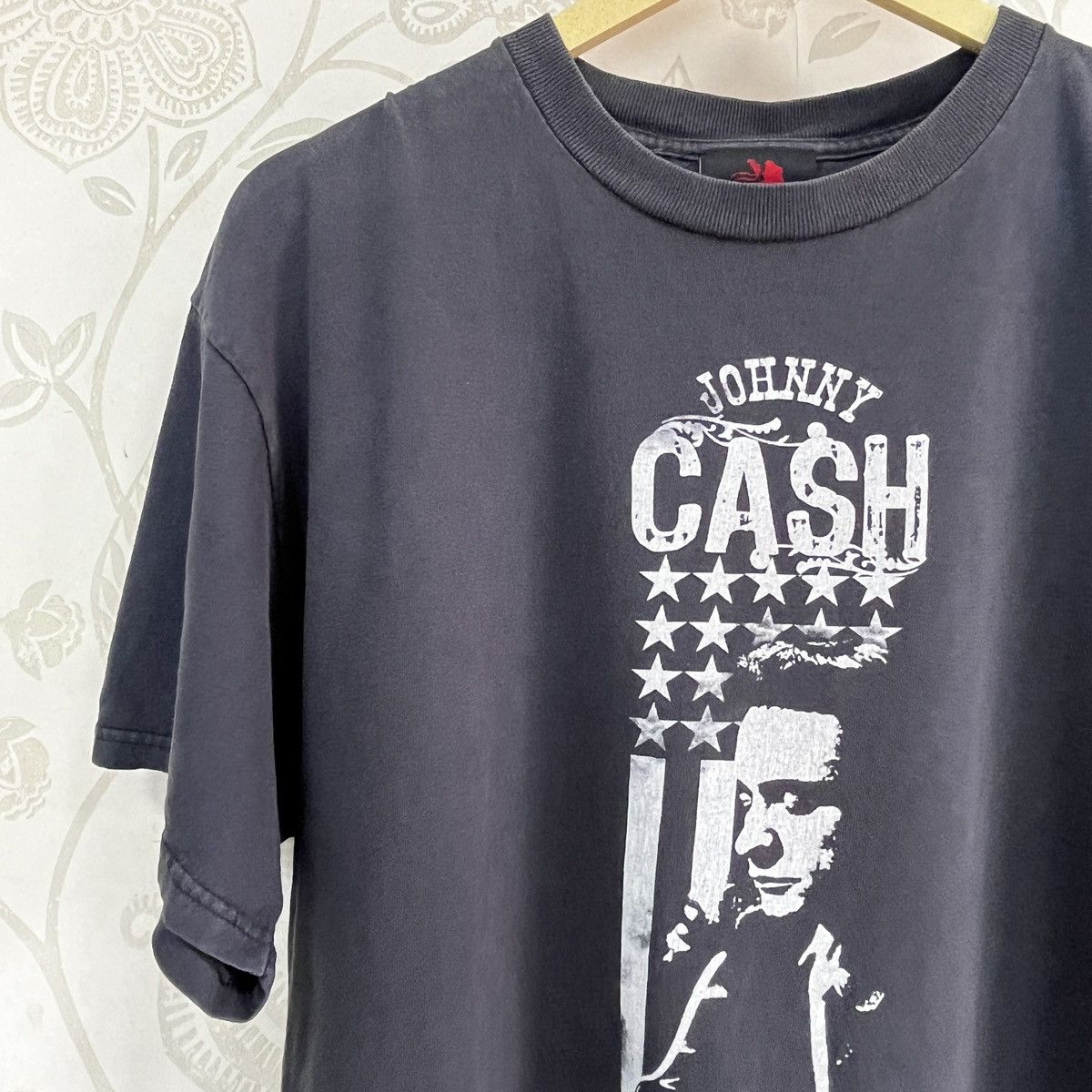 Band Tees VINTAGE JOHNNY CASH FADED TSHIRT ROCK TEES COPYRIGHT 2005 Size US L / EU 52-54 / 3 - 5 Thumbnail