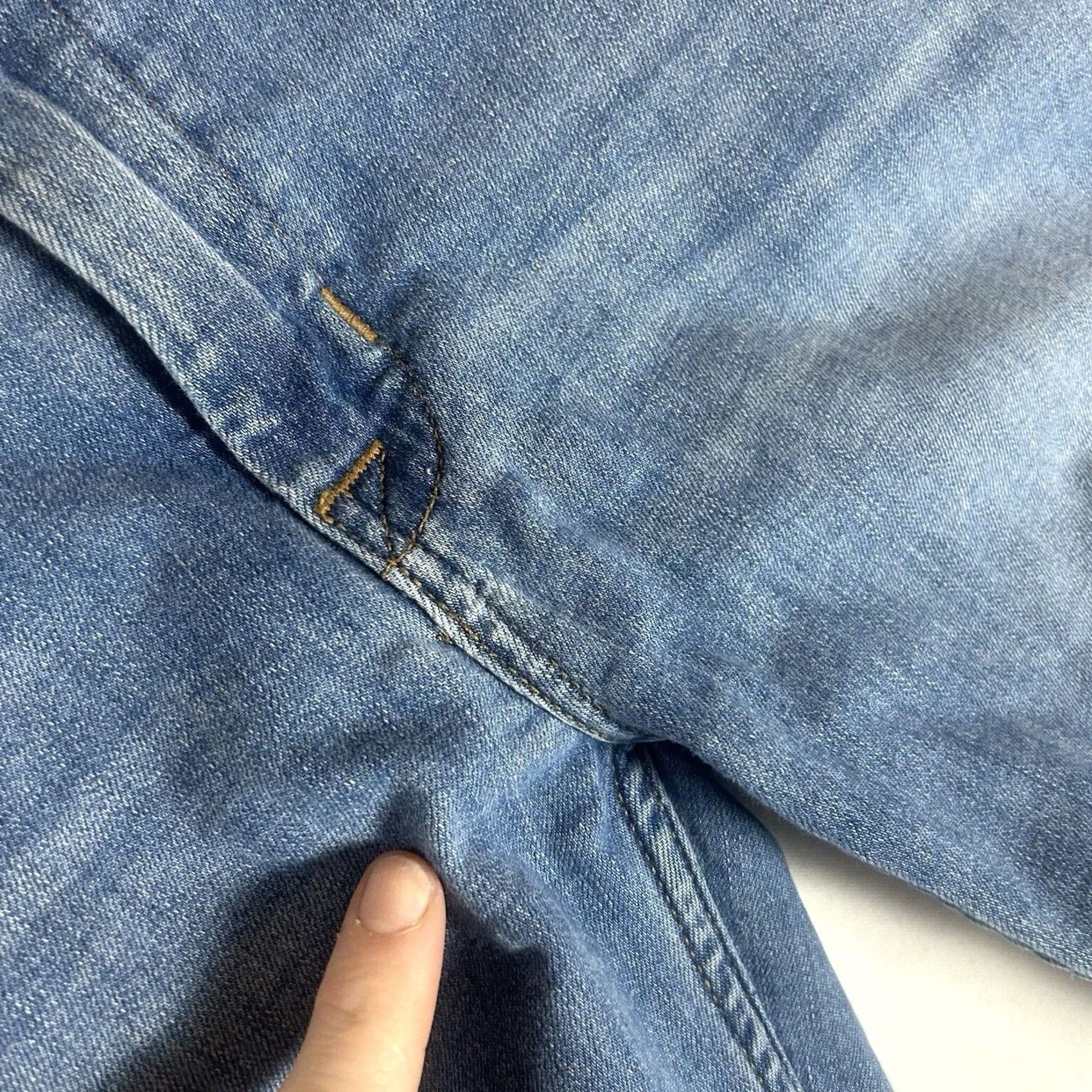 Hudson Hudson Bacara Crop Straight Cuffed Jeans Womens 27 Medium Wash Denim Mid Rise Blue 5-Pocket Logo Zip Mens? Womens Size 27" / US 4 / IT 40 - 6 Thumbnail