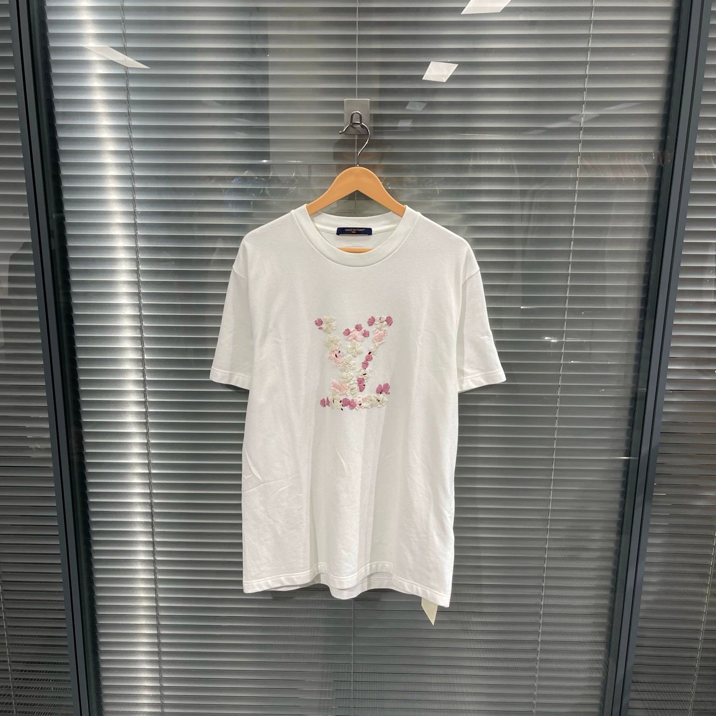Louis Vuitton LV 25ss Nigo 3D Floral Embroidery SS Tee M 99 New Size US M / EU 48-50 / 2 - 1 Thumbnail