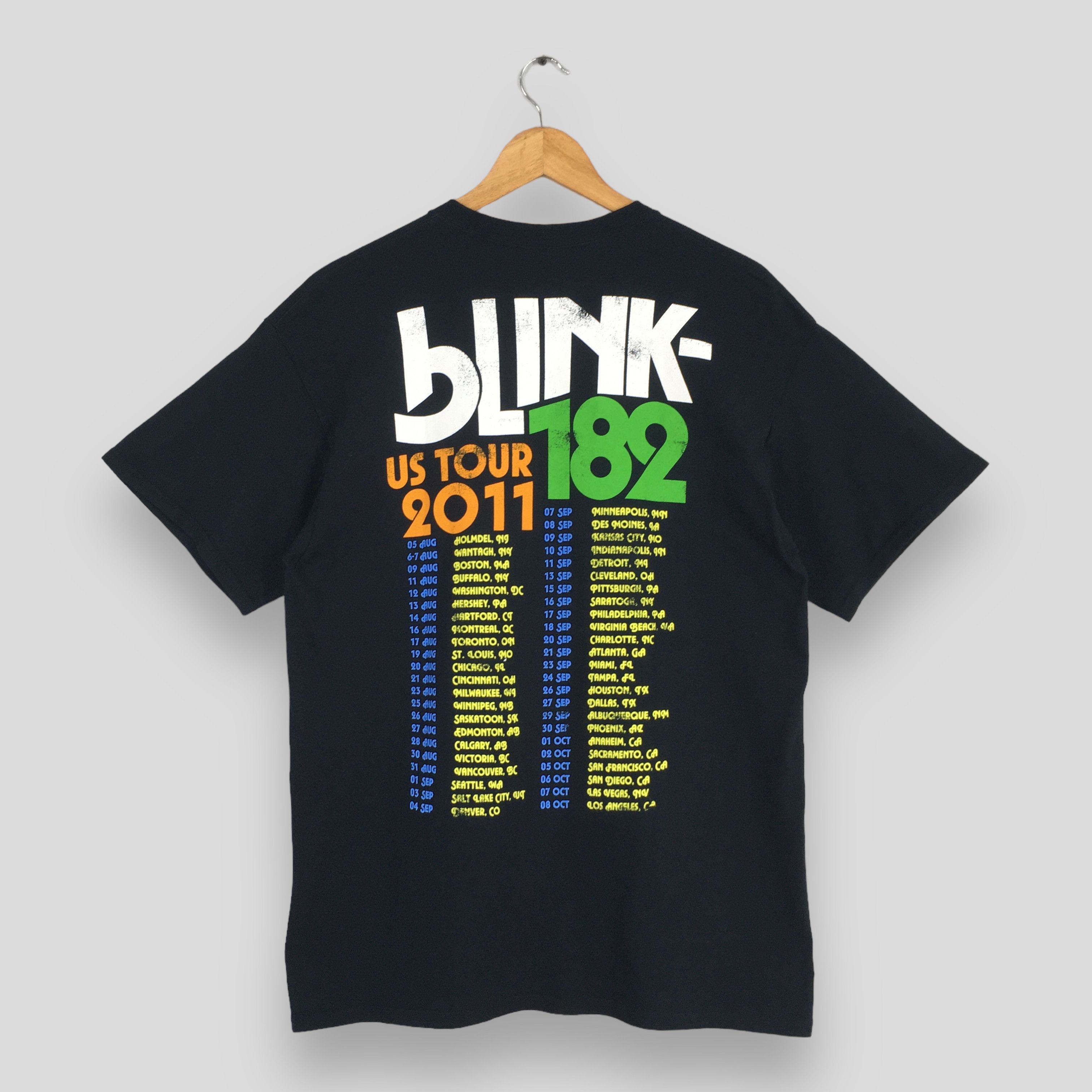 Band Tees Vintage Y2K Blink 182 Tour 2011 T shirt Large Size US L / EU 52-54 / 3 - 6 Thumbnail