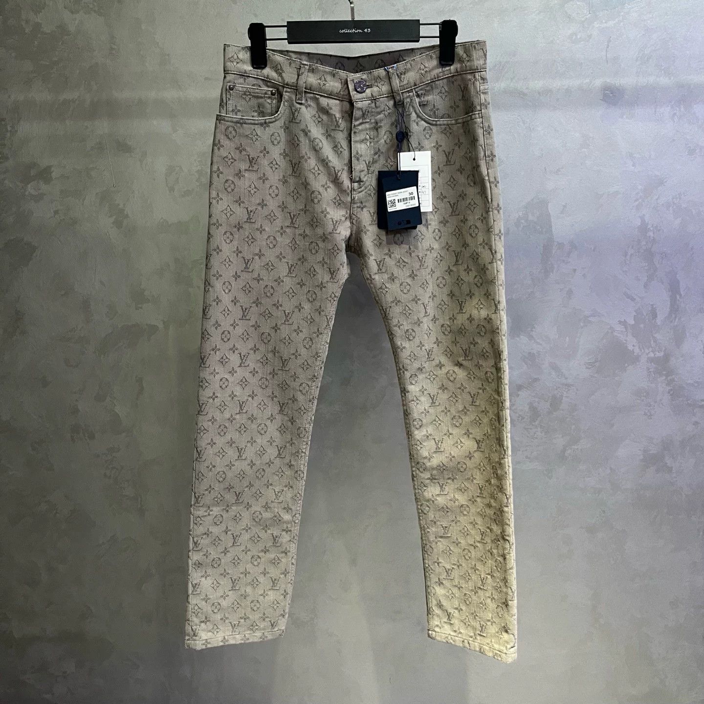Louis Vuitton Louis Vuitton Casual Gray T-Shirt 30 Women Size XS / US 0-2 / IT 36-38 - 1 Thumbnail