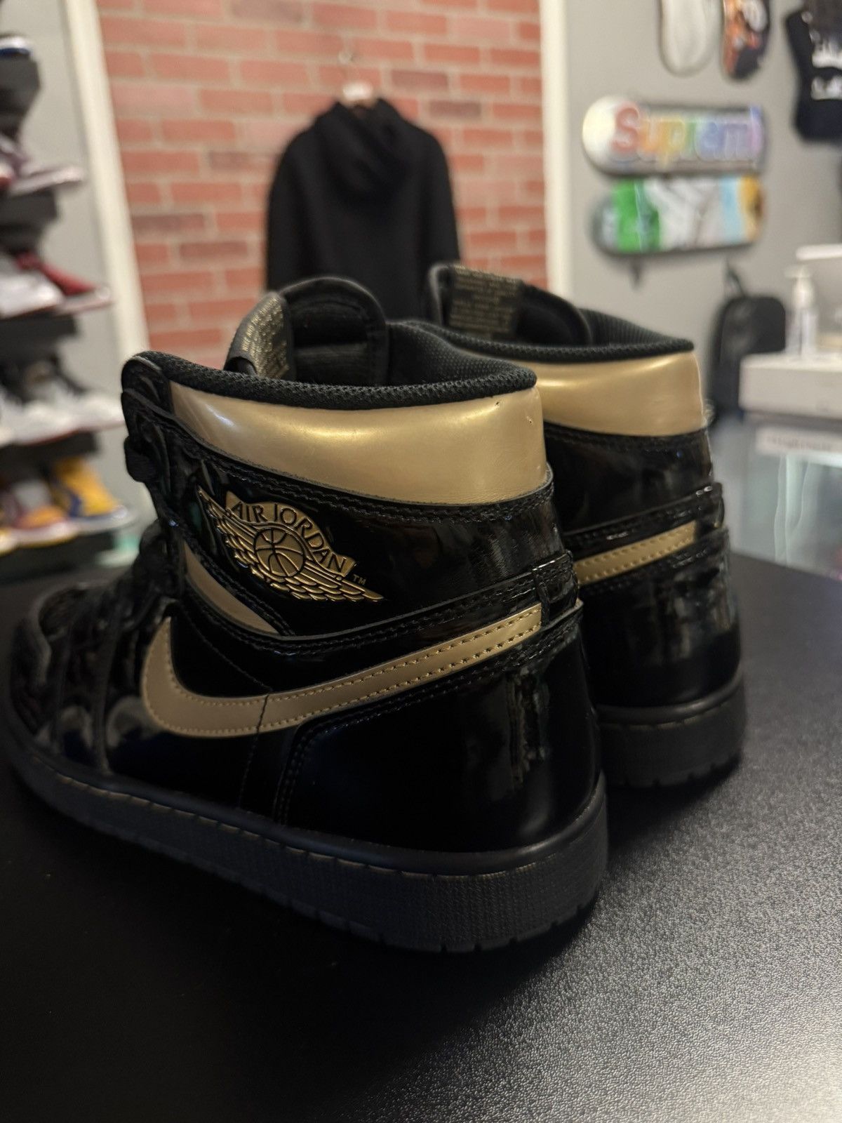 Jordan Brand × Nike Jordan 1 Black Metallic Gold (2020) Size 10 🧼 Size US 10 / EU 43 - 6 Thumbnail