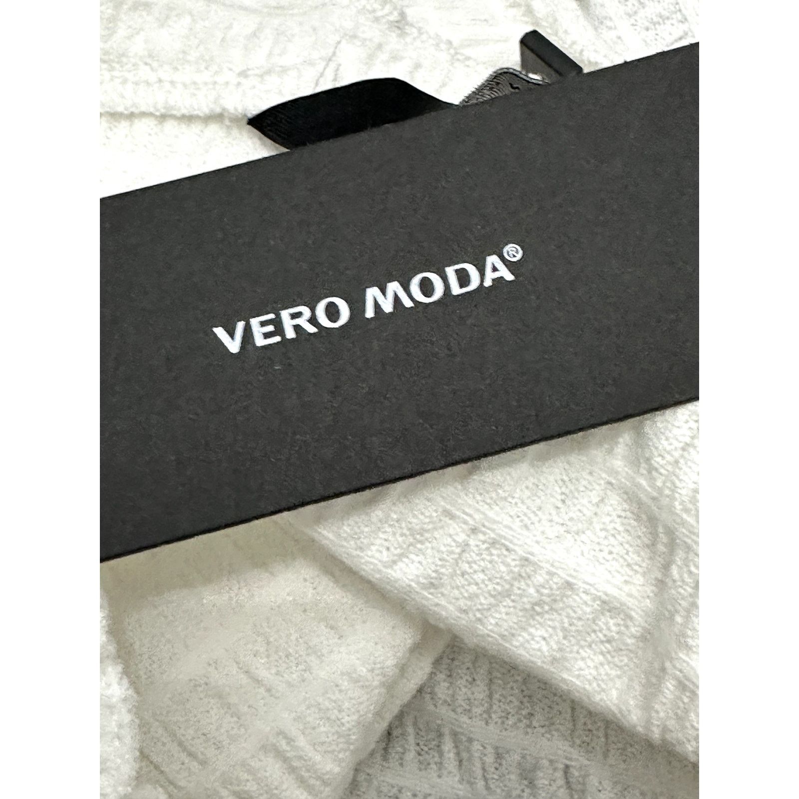 Other Vero Moda Cropped Tank Top Frill Smocked White Womens XL NWT Size XL / US 12-14 / IT 48-50 - 8 Thumbnail