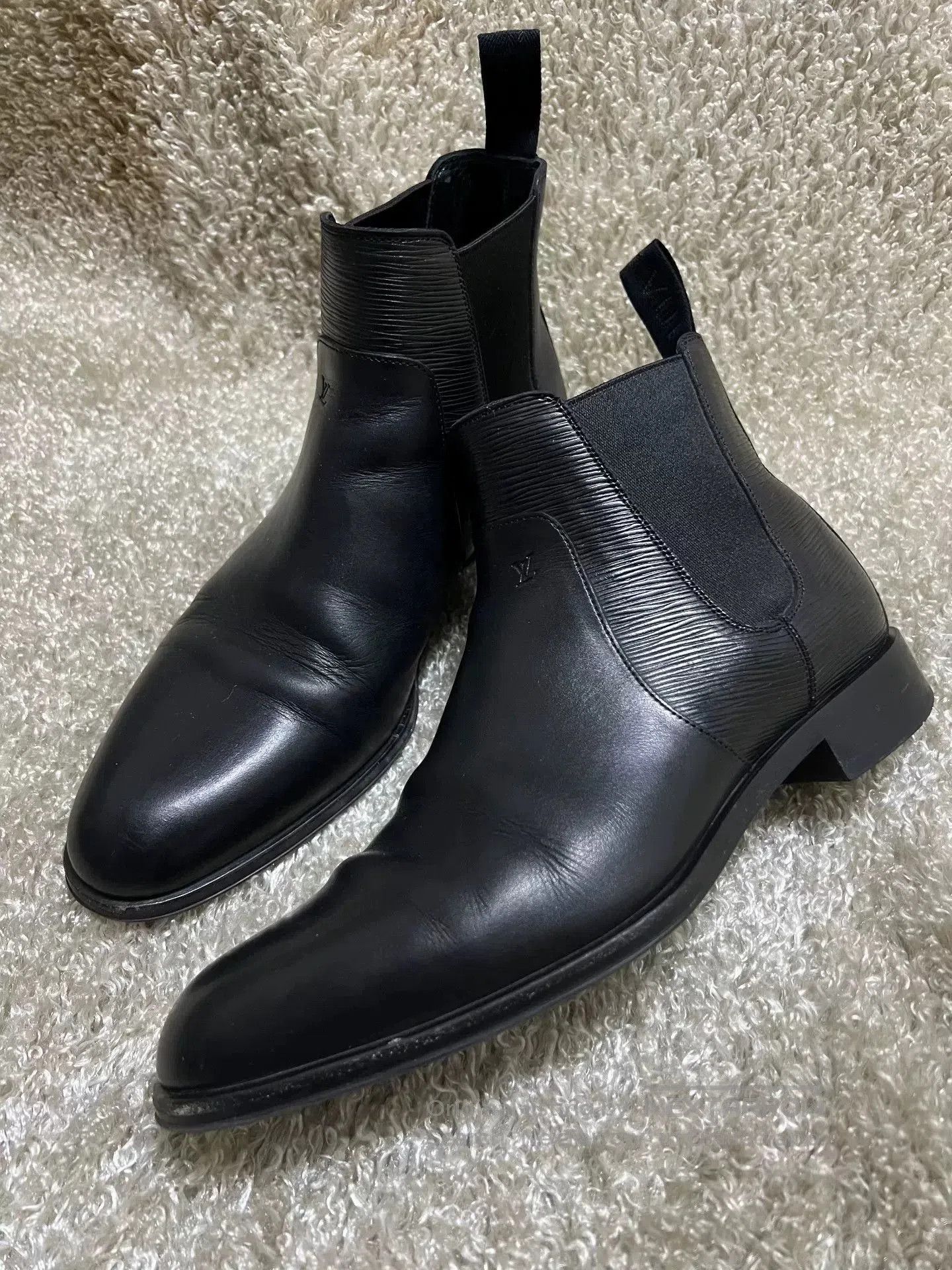 Louis Vuitton Louis Vuitton Men's Leather Chelsea Boots. Size US 5 / EU 37 - 1 Thumbnail