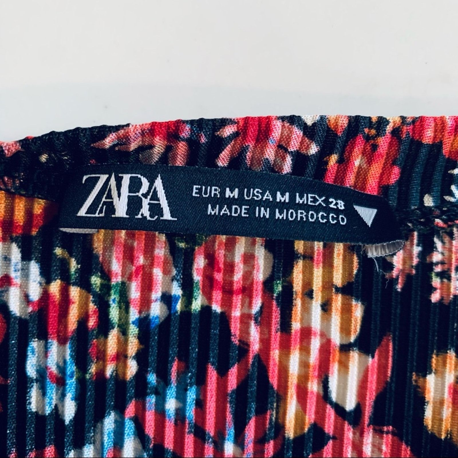 Zara Zara Micro Pleated Floral Detail Puff Sleeve Ruffled Dress Size M / US 6-8 / IT 42-44 - 5 Thumbnail
