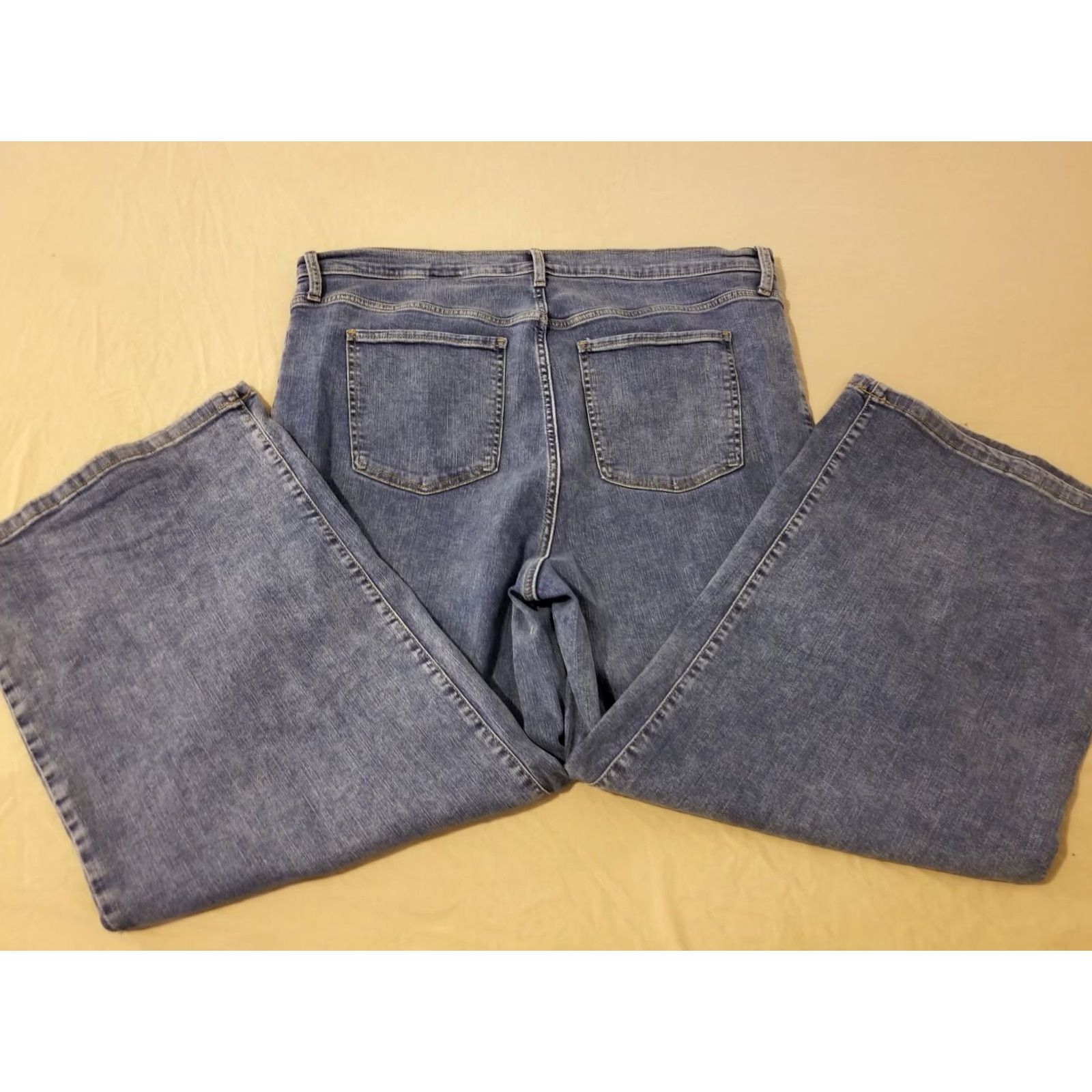Banana Republic Womens Banana Republic Jeans 35 20 Denim Wide Leg Mom Denim Jeans Wide-Leg Blue Womens Banana Republic Jeans 35 20 Blue Women Size 24" / US 00 / IT 34 - 2 Thumbnail