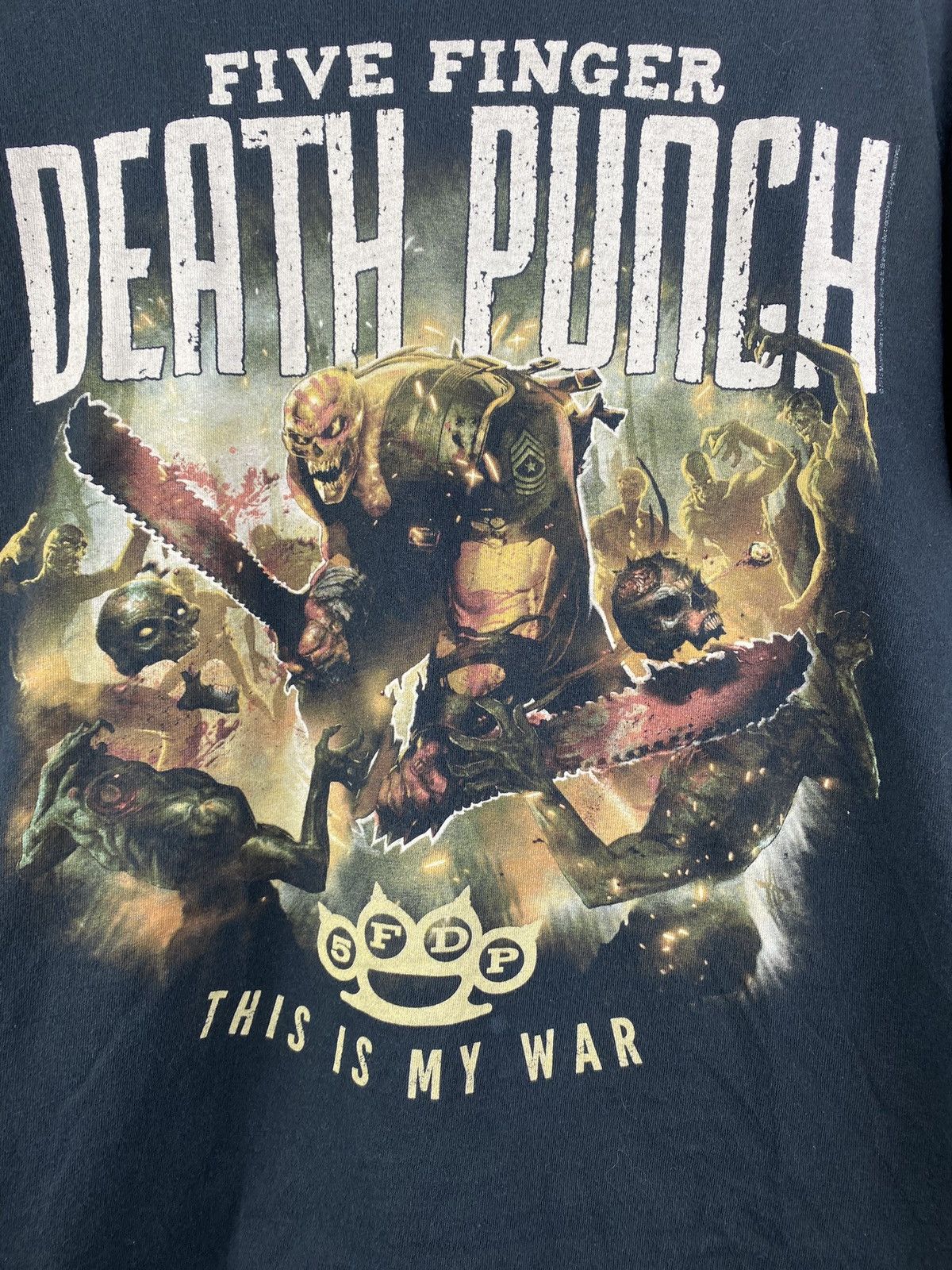Band Tees × Vintage 00s🔥Five Finger Death Punch This Is My War 2015 Tee Faded Size US M / EU 48-50 / 2 - 2 Thumbnail