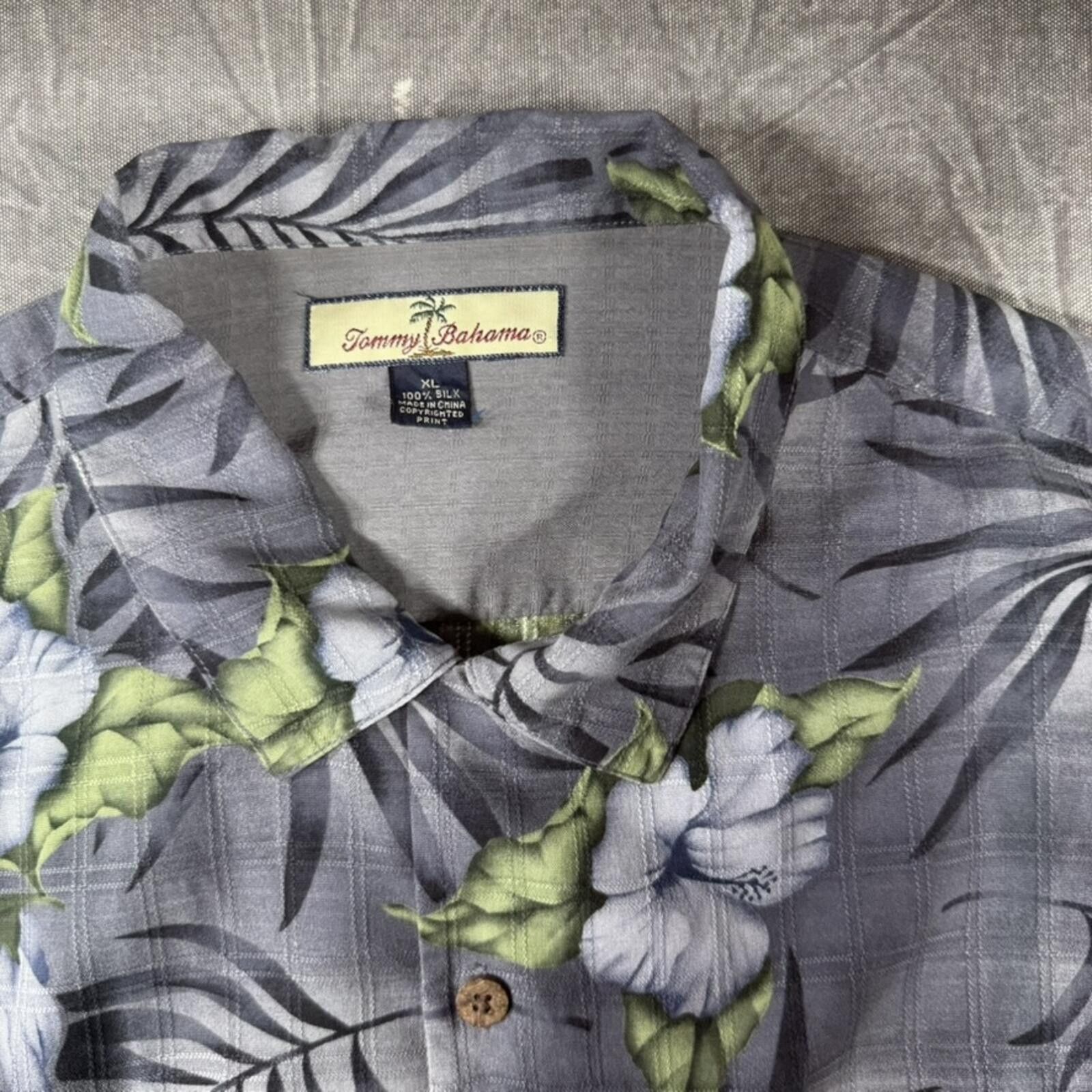 Tommy Bahama Tommy Bahama Shirt Men's M Grey Flowers Silk VTG Size US M / EU 48-50 / 2 - 6 Thumbnail