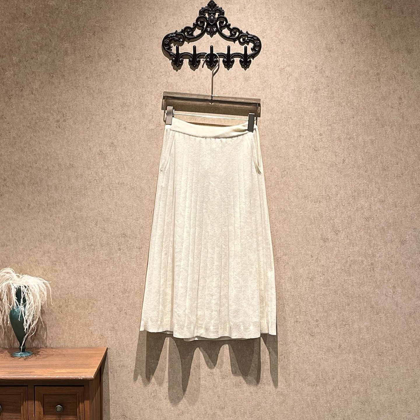 Loro Piana Loro Piana Baby Cashmere Pleated Midi Skirt XS Size 26" / US 2 / IT 38 - 1 Thumbnail