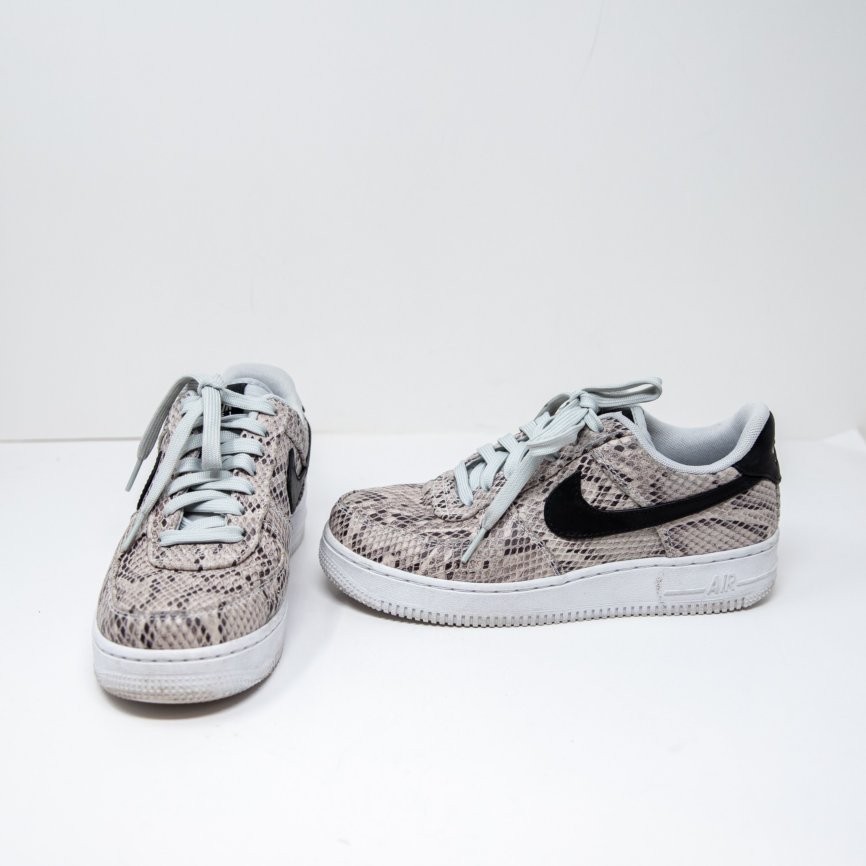 Nike Nike Women's Air Force 1 Low Snakeskin 2019 Size US 5 / IT 35 - 1 Thumbnail