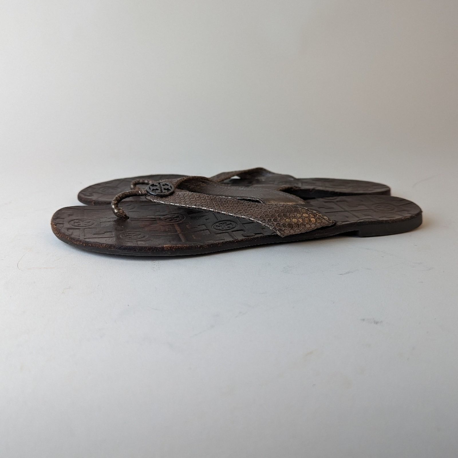 Tory Burch Tory Burch Thora Metallic Snakeskin Leather Flip Flops / 9 Size US 9 / IT 39 - 2 Thumbnail