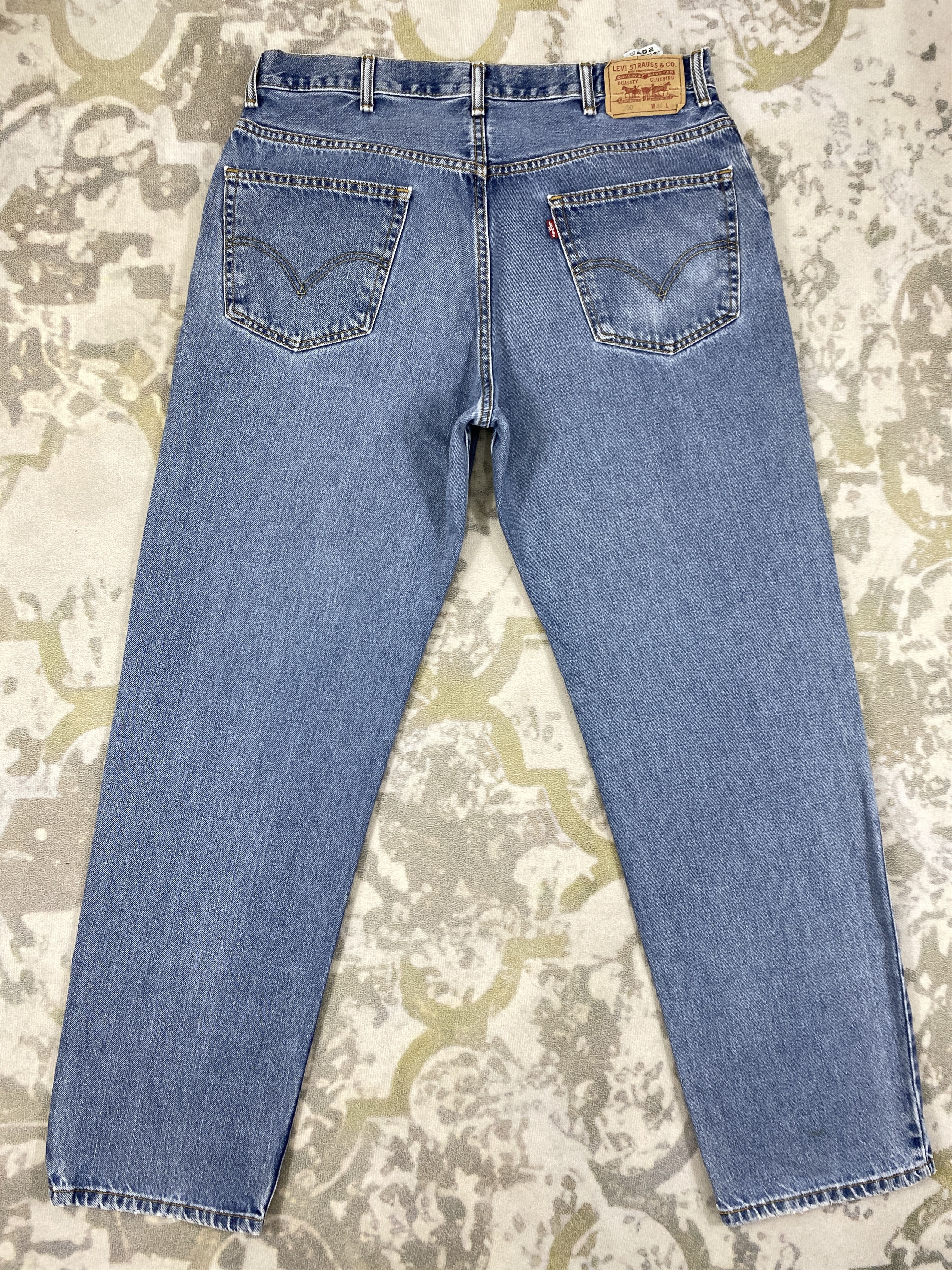 Levi's Blue Vintage Levi's 550 Relaxed Fit Denim 37 x 33 -JN379 Size US 36 / EU 52 - 2 Thumbnail