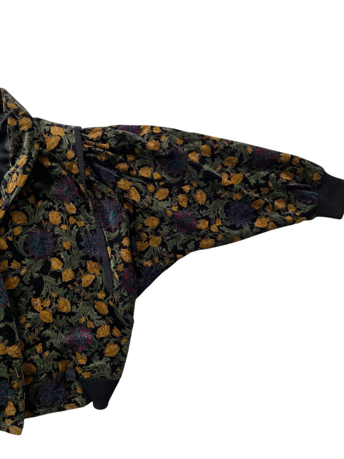 Japanese Brand × Vintage Vtg Velvet Full Printed Flower Japanese Brand Size US M / EU 48-50 / 2 - 6 Thumbnail