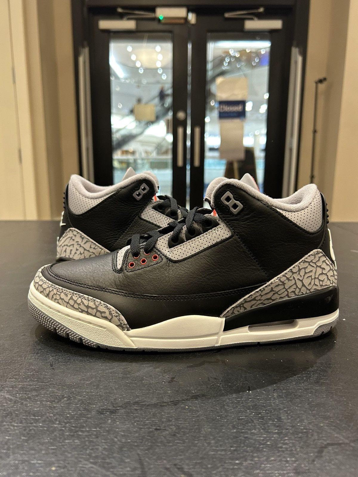 Jordan Brand Jordan 3 Retro ‘Black Cement’ Size US 8 / EU 41 - 1 Thumbnail