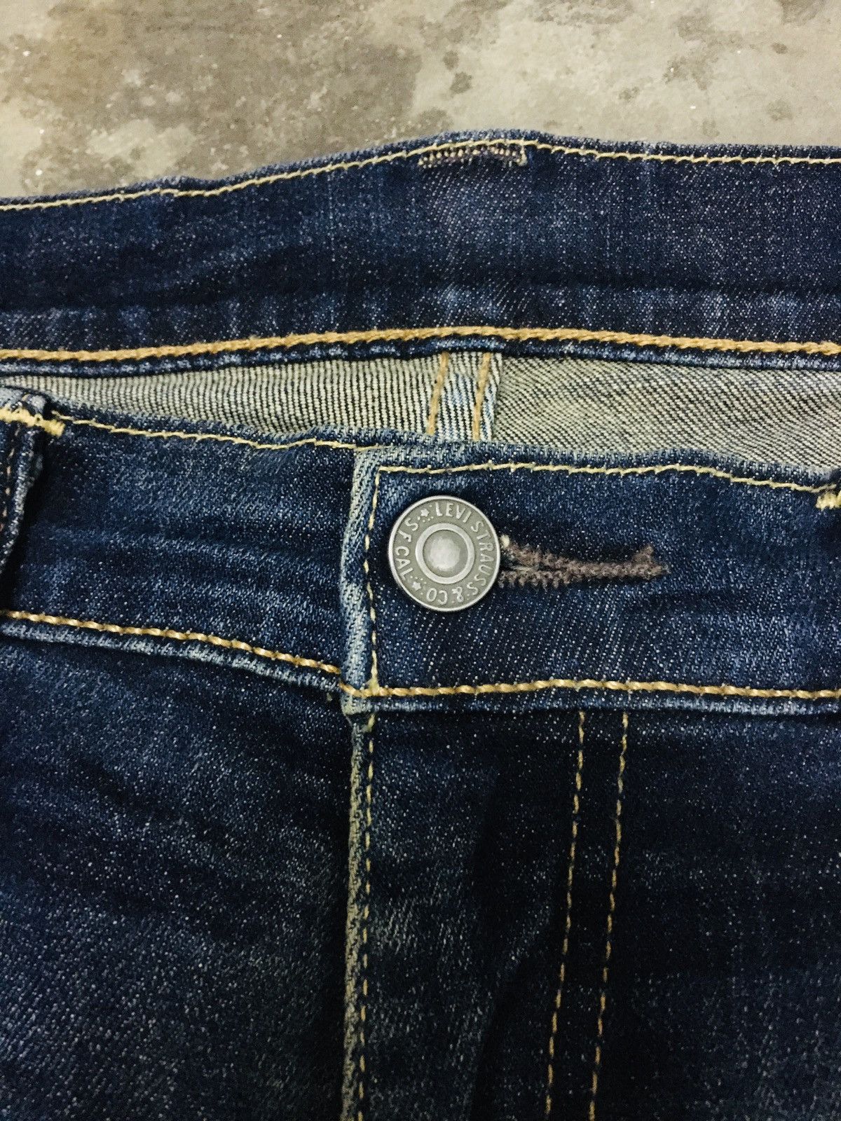 Levi's Levis Lot 541 Distressed Jeans (15) Size US 37 - 7 Thumbnail