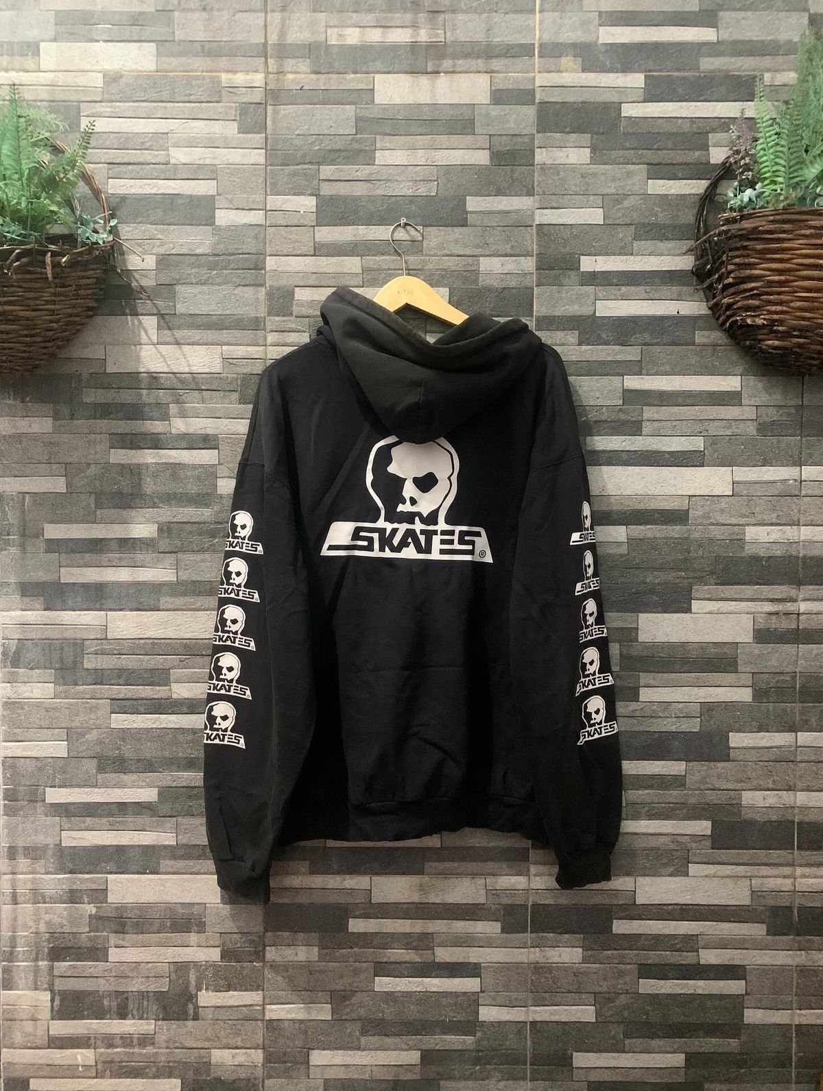 Vintage SKULL SKATES Ziphoodie