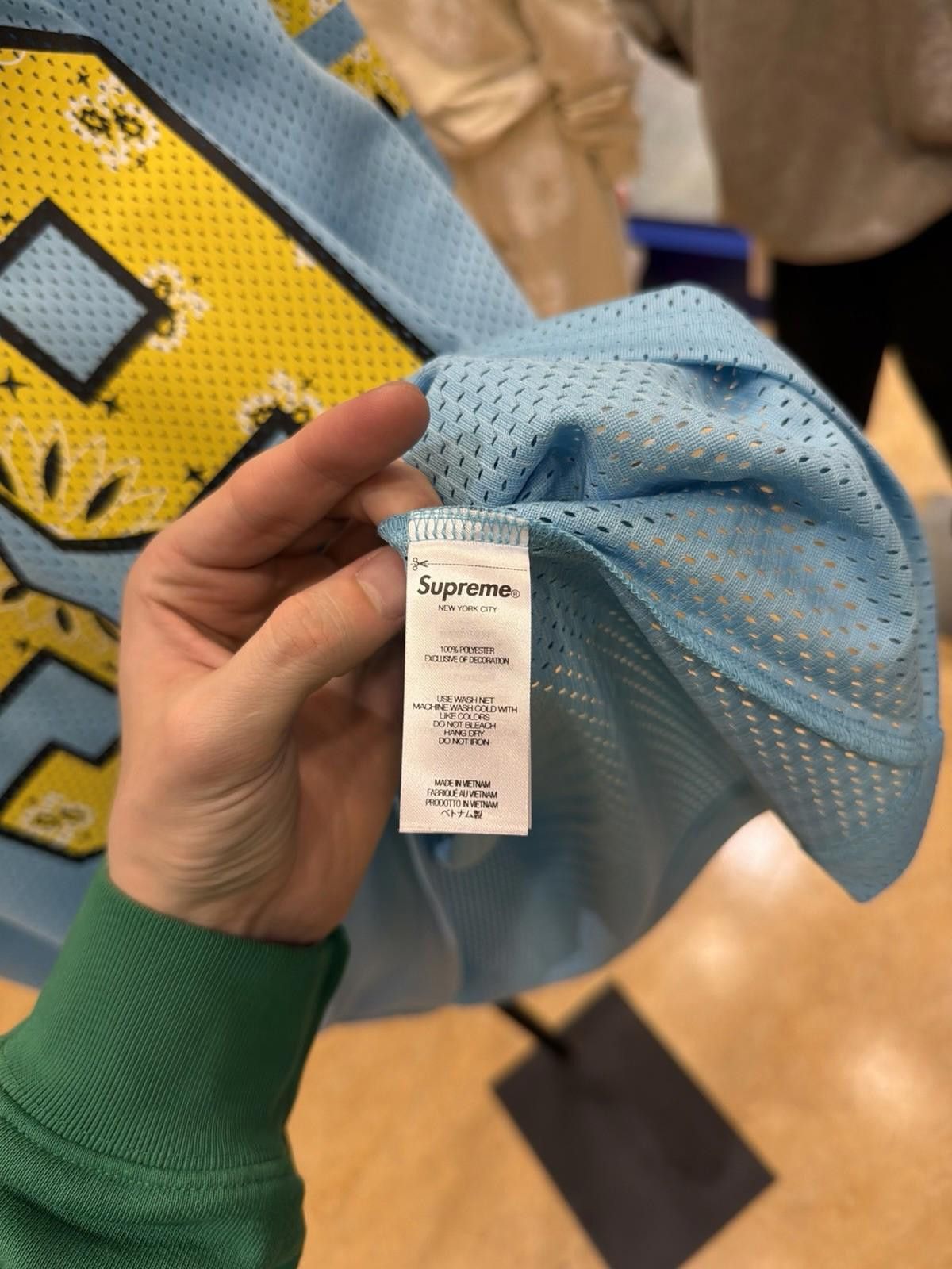 Supreme Brand New Supreme Jerseys Blue Bandanna 100% Authentic (XXL) Size US XXL / EU 58 / 5 - 10 Thumbnail