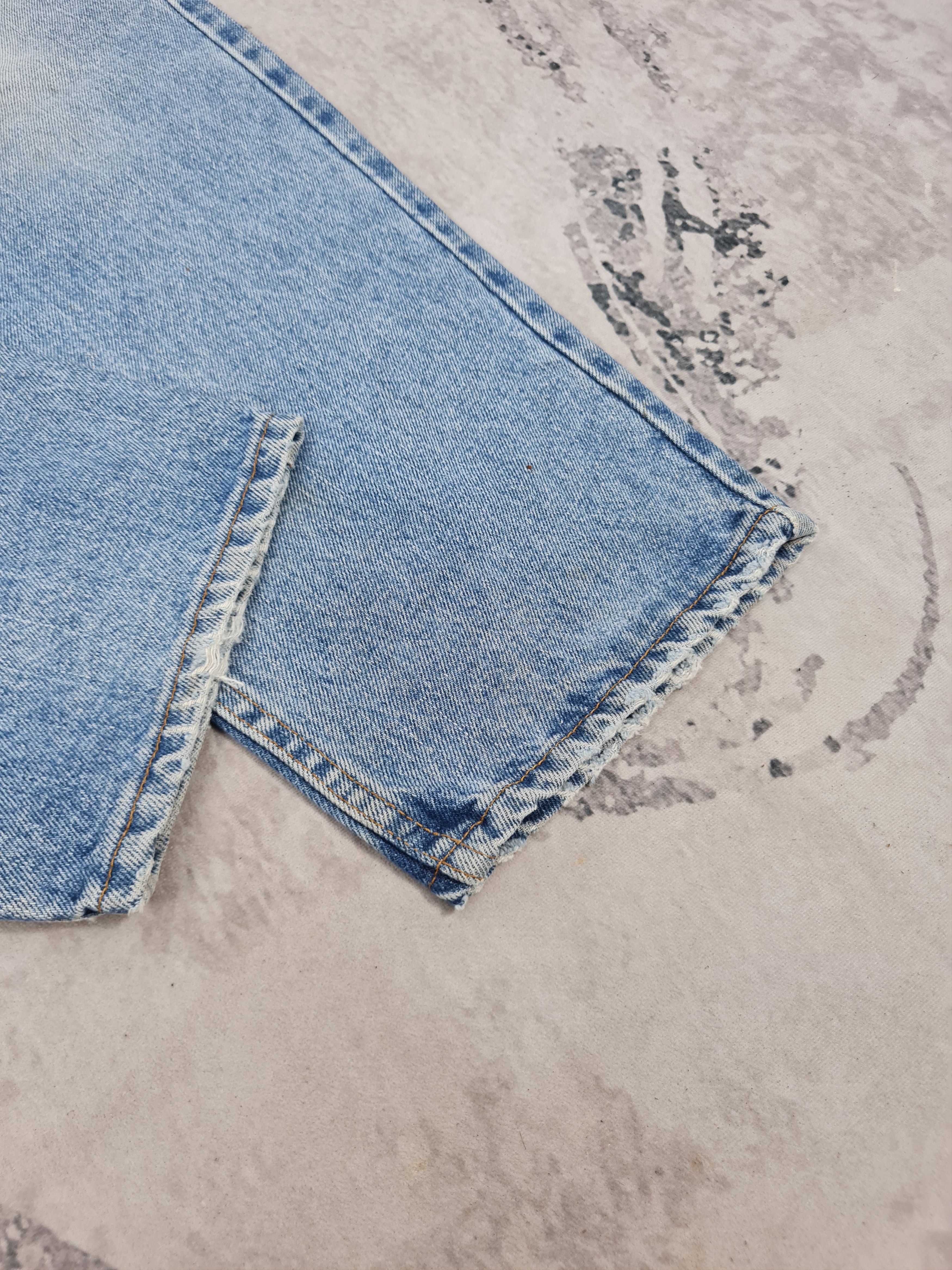 Levi's Vintage Clothing Vintage 90's LEVIS Light Blue Stain Jeans L0352 Size 34X33 Size US 34 / EU 50 - 5 Thumbnail