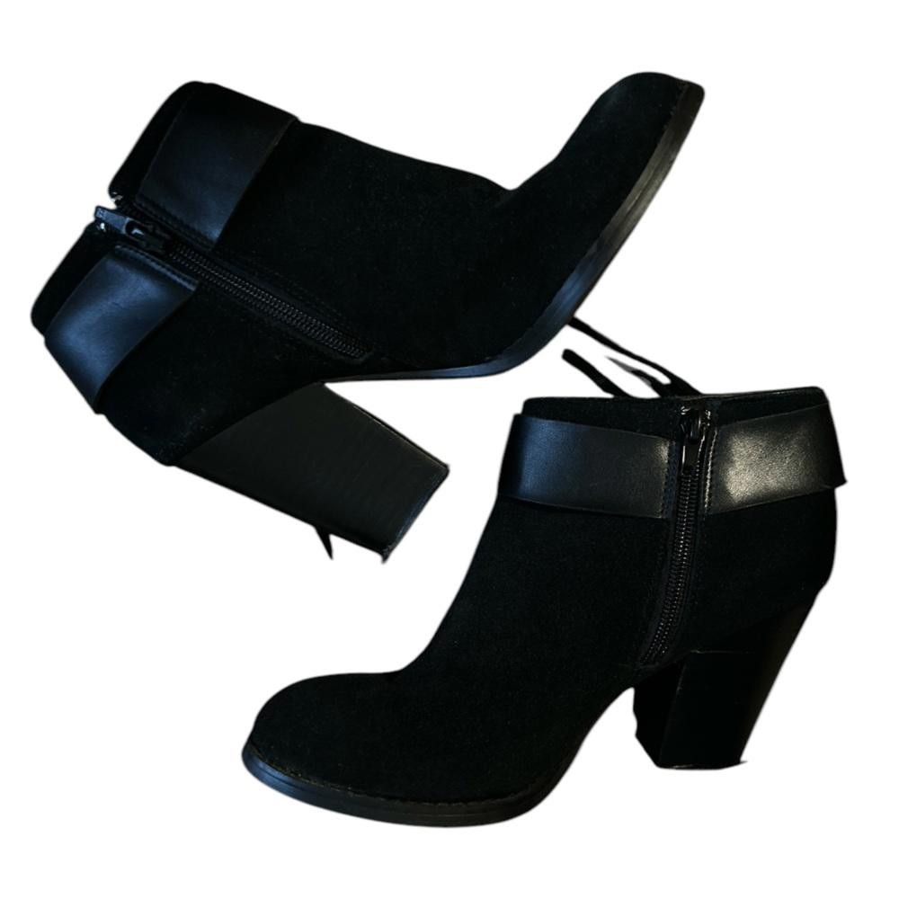Designer Kensi ankle length buckle high heel boots Size US 5.5 / IT 35.5 - 4 Thumbnail