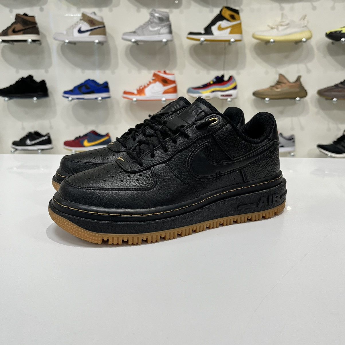 Nike Air Force 1 Low Luxe Black Gum エア フォース 1 Nike Air Force 1 Luxe Men's Shoes. Nike ID