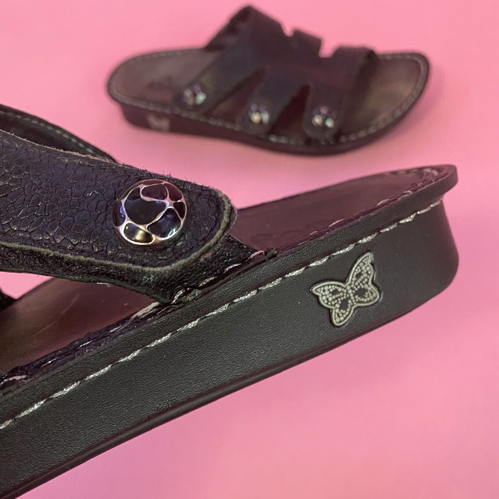 Vintage Alegria Vita PG Lite Black Leather Slip On Sandals Butterfly Sz 37 EUR 6.5 US Womens Strap Sandal Comfort Flat Slip On Pattern: Solid Size US 5 / IT 35 - 2 Thumbnail