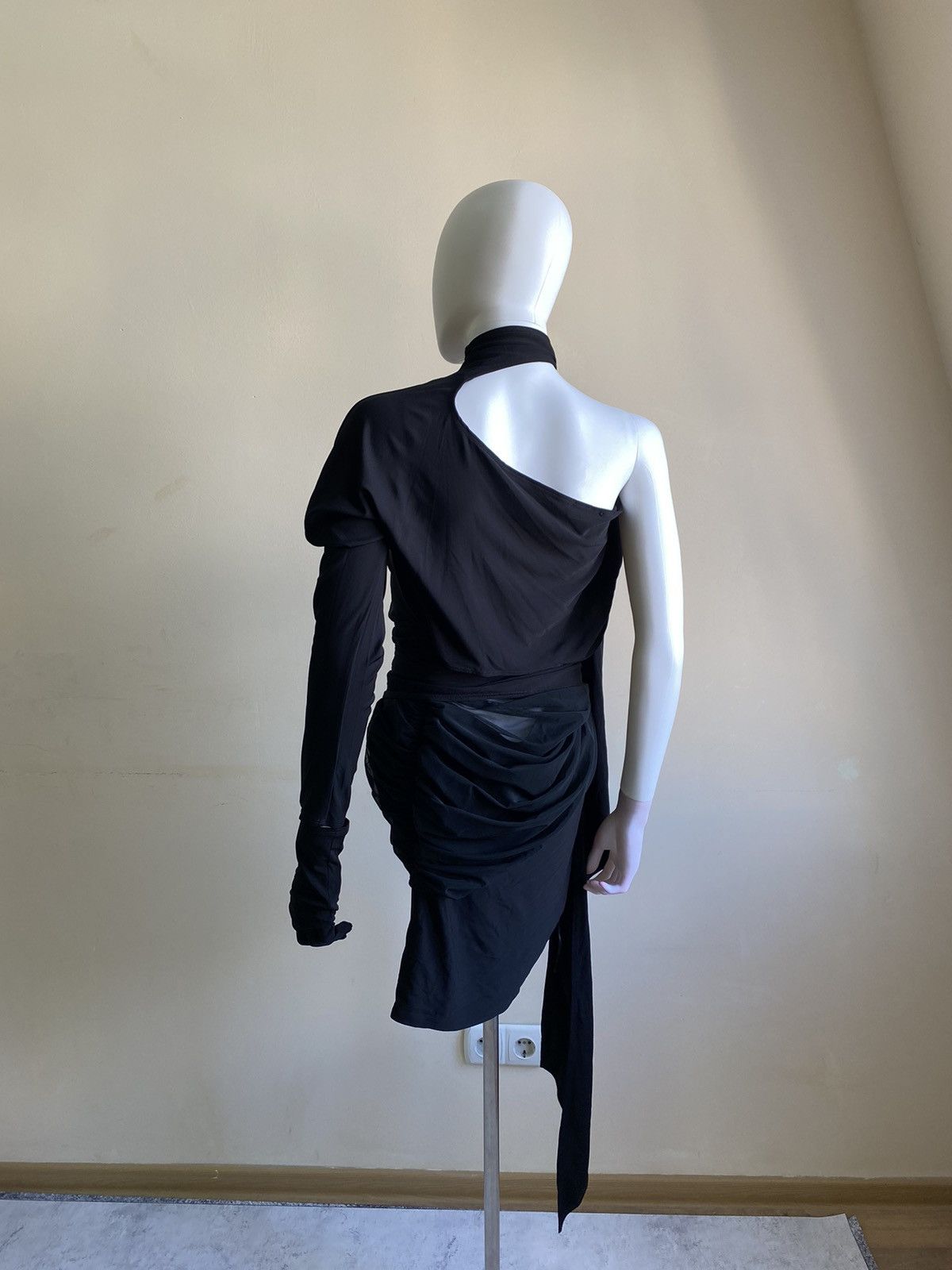 H&M × Mugler Mugler x H&M Knot-detail One-shoulder Black Dress Size XXL Size XXL / US 16-18 / IT 52-54 - 9 Thumbnail