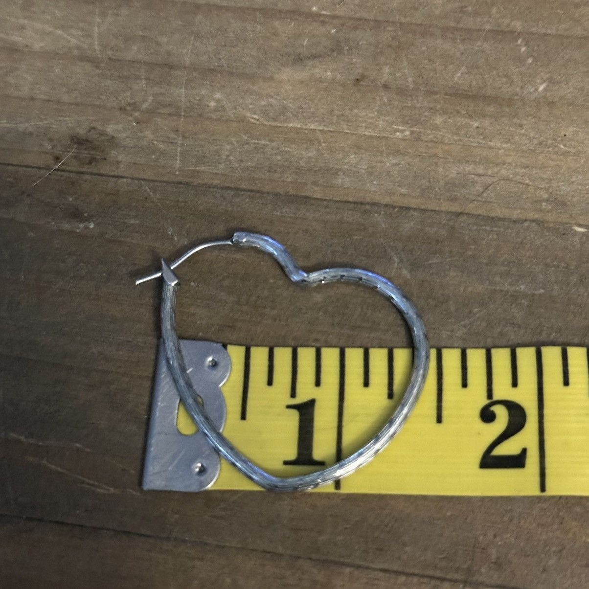 Other Silver tone heart shaped hoop earrings Size ONE SIZE - 4 Thumbnail