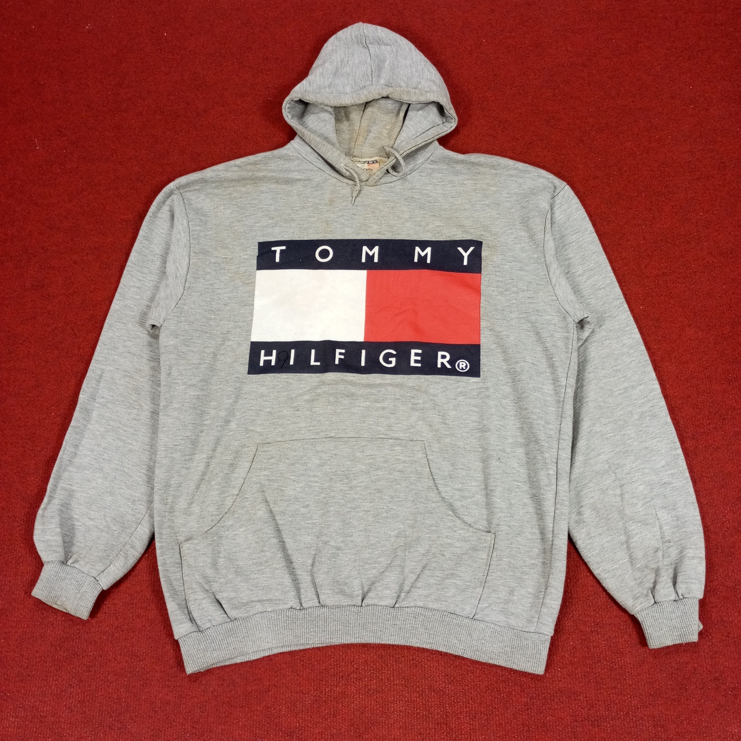 Tommy Hilfiger × Vintage Tommy Hilfiger Center Logo Design Hoodies Size US L / EU 52-54 / 3 - 1 Thumbnail