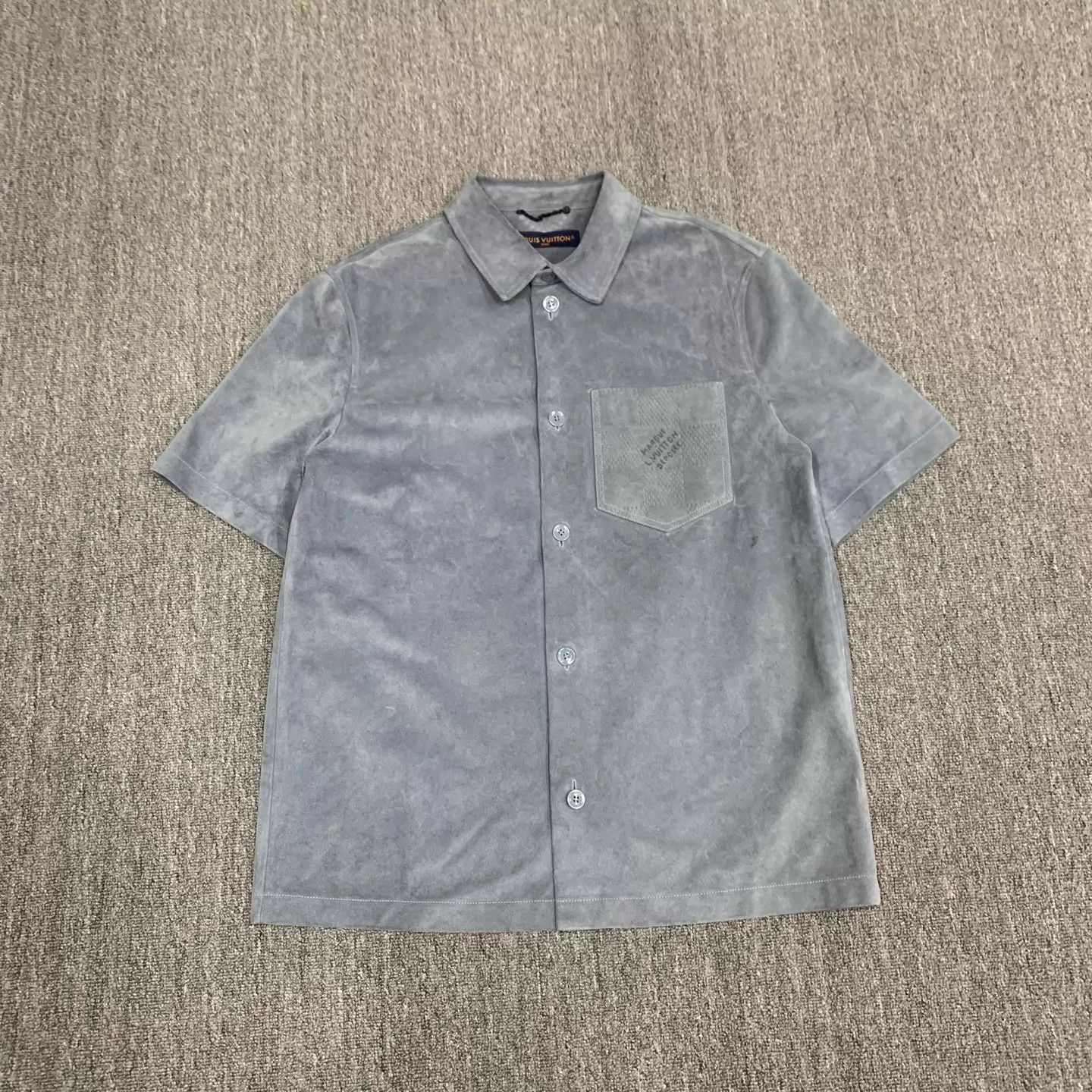 Louis Vuitton LV blue suede short sleeve shirt 48 95new Size US M / EU 48-50 / 2 - 1 Thumbnail