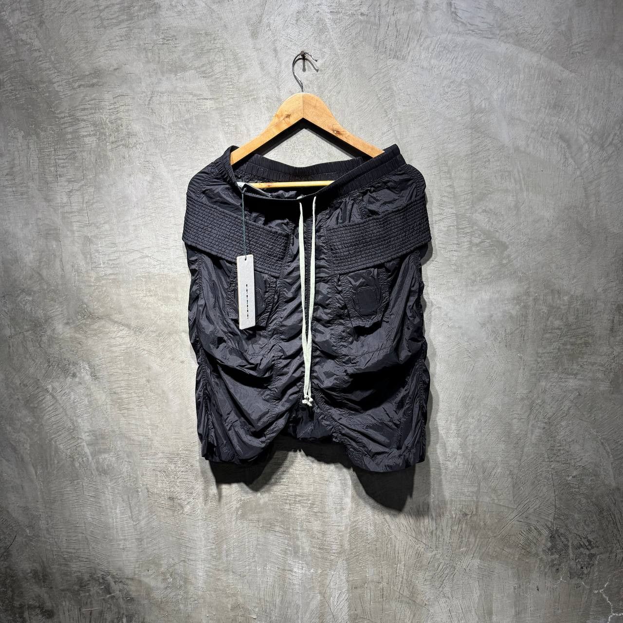 Rick Owens Drkshdw Rick Owens DRKSHDW Creatch Cargo Pod Shorts Size US 33 - 1 Thumbnail