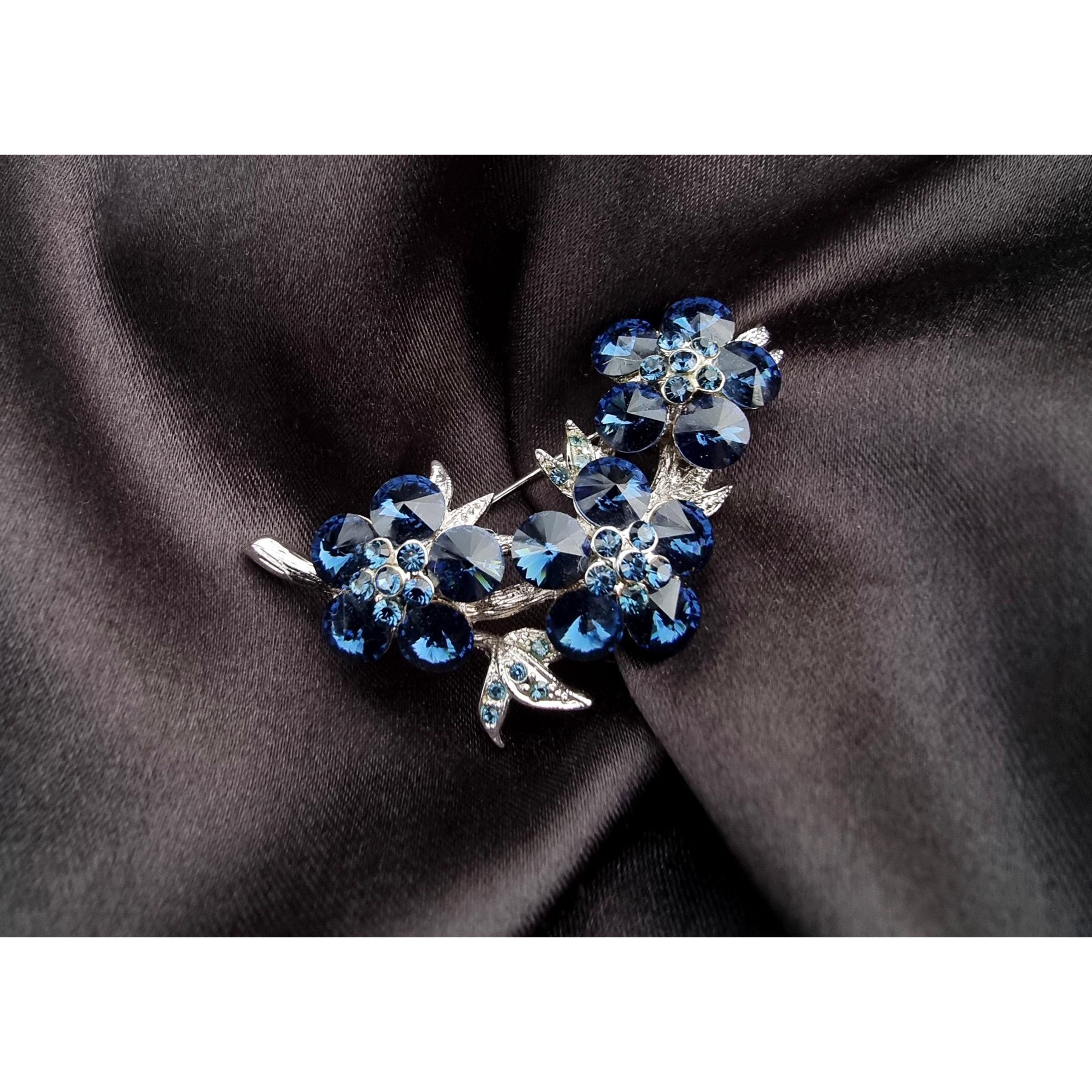 Vintage Vintage Blue Rhinestones Branch of Flowers Brooch Pin Size ONE SIZE - 4 Thumbnail